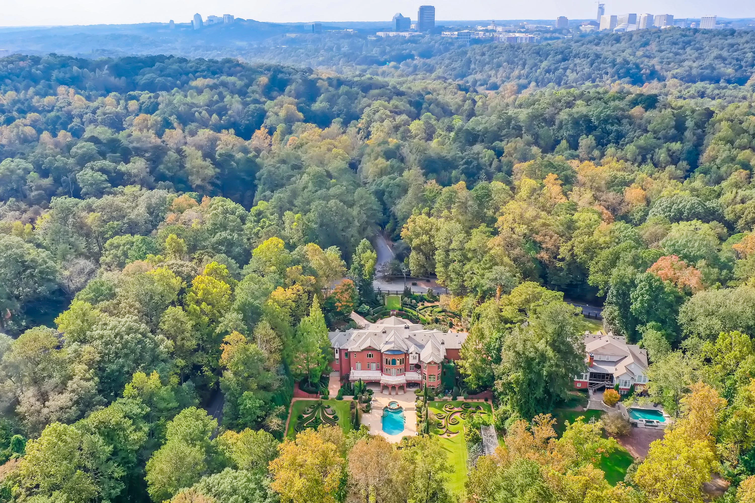 4455 Harris Trail NW, Buckhead, Atlanta, Georgia 30327 - 4455-harris-trail-nw-atlanta-georgia52_zgn7wx