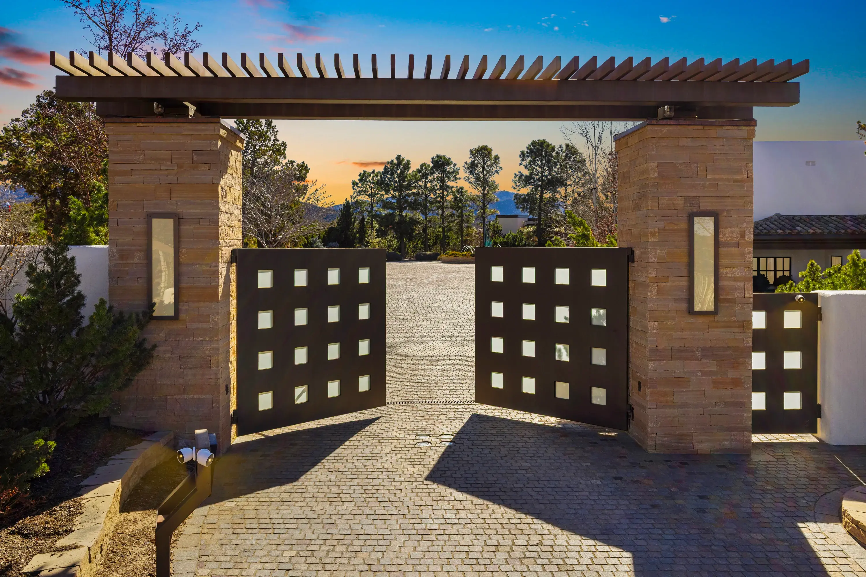 211 Camino Del Norte, Santa Fe, New Mexico 87501 - 211_Camino_Del_Norte_04_sh8bhu