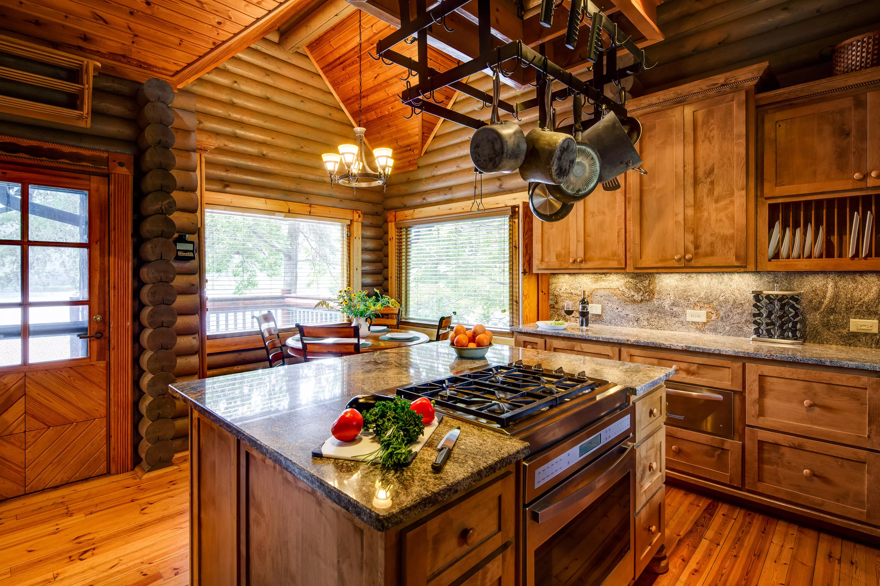 275 Kennemur Road, Historic Ellijay, Georgia 30536 - falling-waters-mountain-lodge-275-kennemur-rd-luxury-real-estate-13_ymtgfk