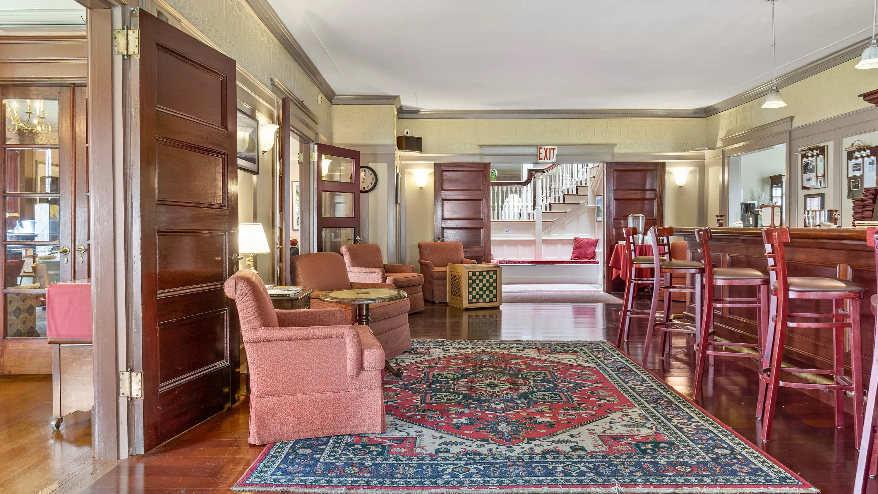 51 Walker Street, The Berkshires, Massachusetts 01240 - gateways-inn-51-walker-street-lenox-massachusetts12_zledlp