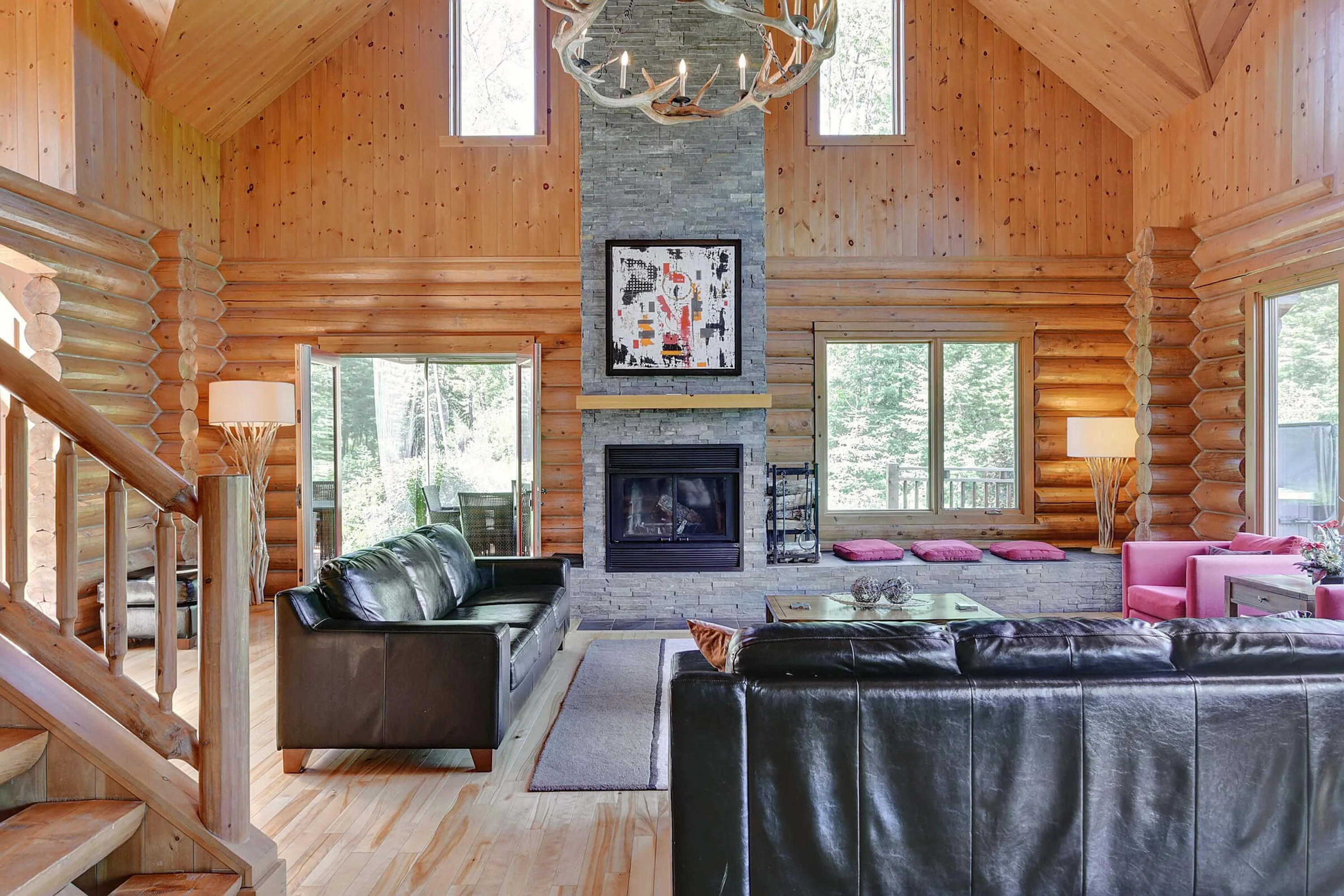 10 Chemin du Lac-Cache, Near Mont-Tremblant, Quebec J0T 1R0, Canada - 1-16-chemin-du-lac-cache-la-macaza-quebec30_pqon4y