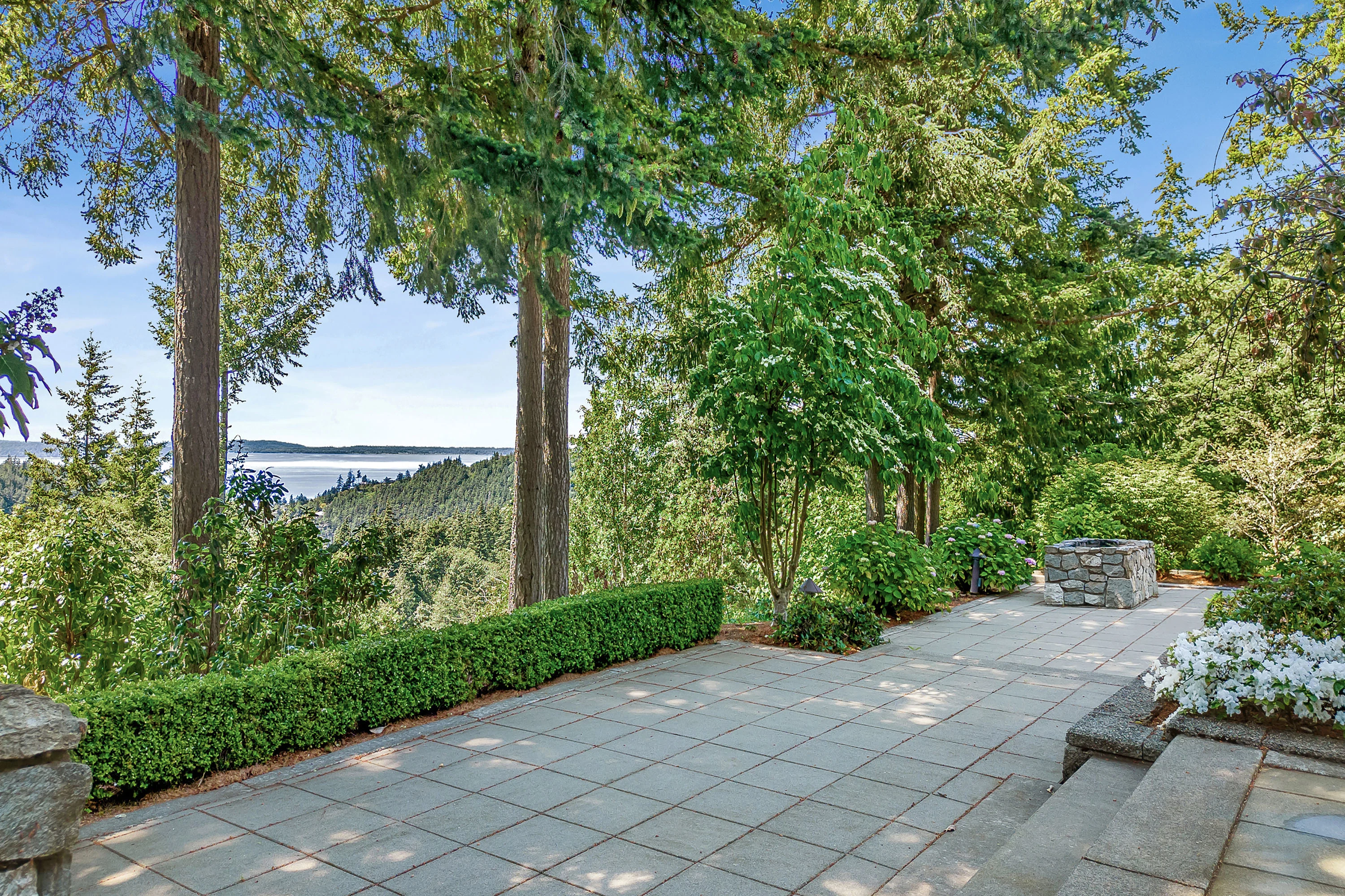 1401 Chuckanut Crest Drive, Bellingham, Near Seattle, Washington 98229 - 1401_Chuckanut_Crest_Drive_33_avbzdl