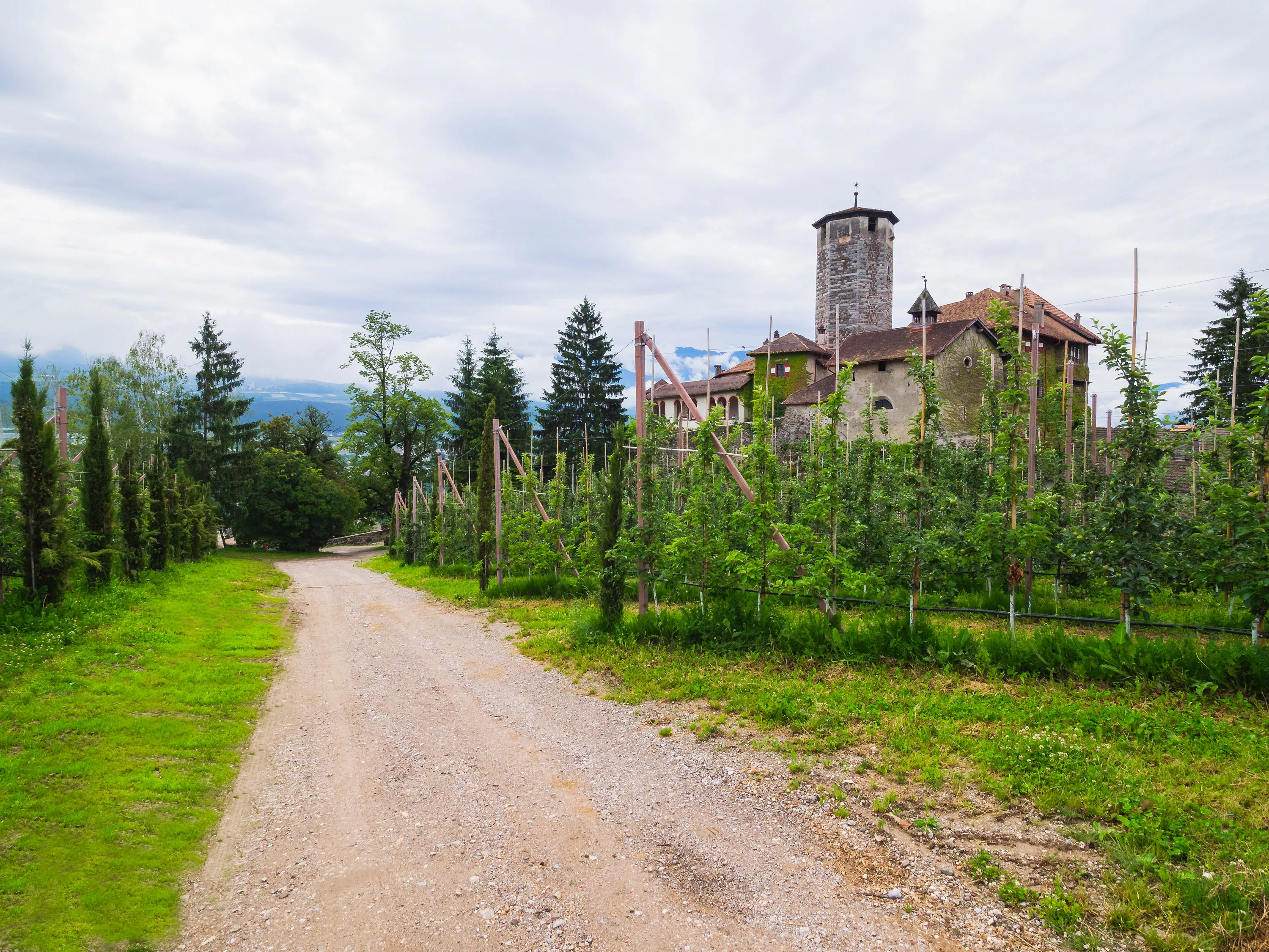 Castel Valer, Valer 21, Tassullo, Trentino-Alto Adige 1-38010, Italy - castel-valer-italy-04-06-20-57-5757_zxl7gc