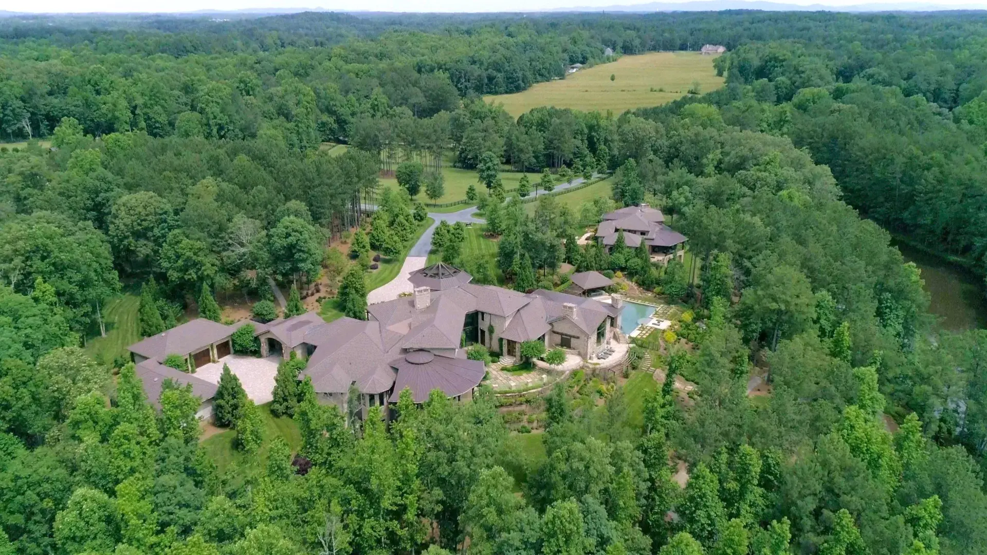 There is nothing mundane about Painted View Ranch. This incredible estate is a study in exquisite craftsmanship and architecture as art, from the three-story stone turret that rises above the entry courtyard to the elegant combination of natural materials