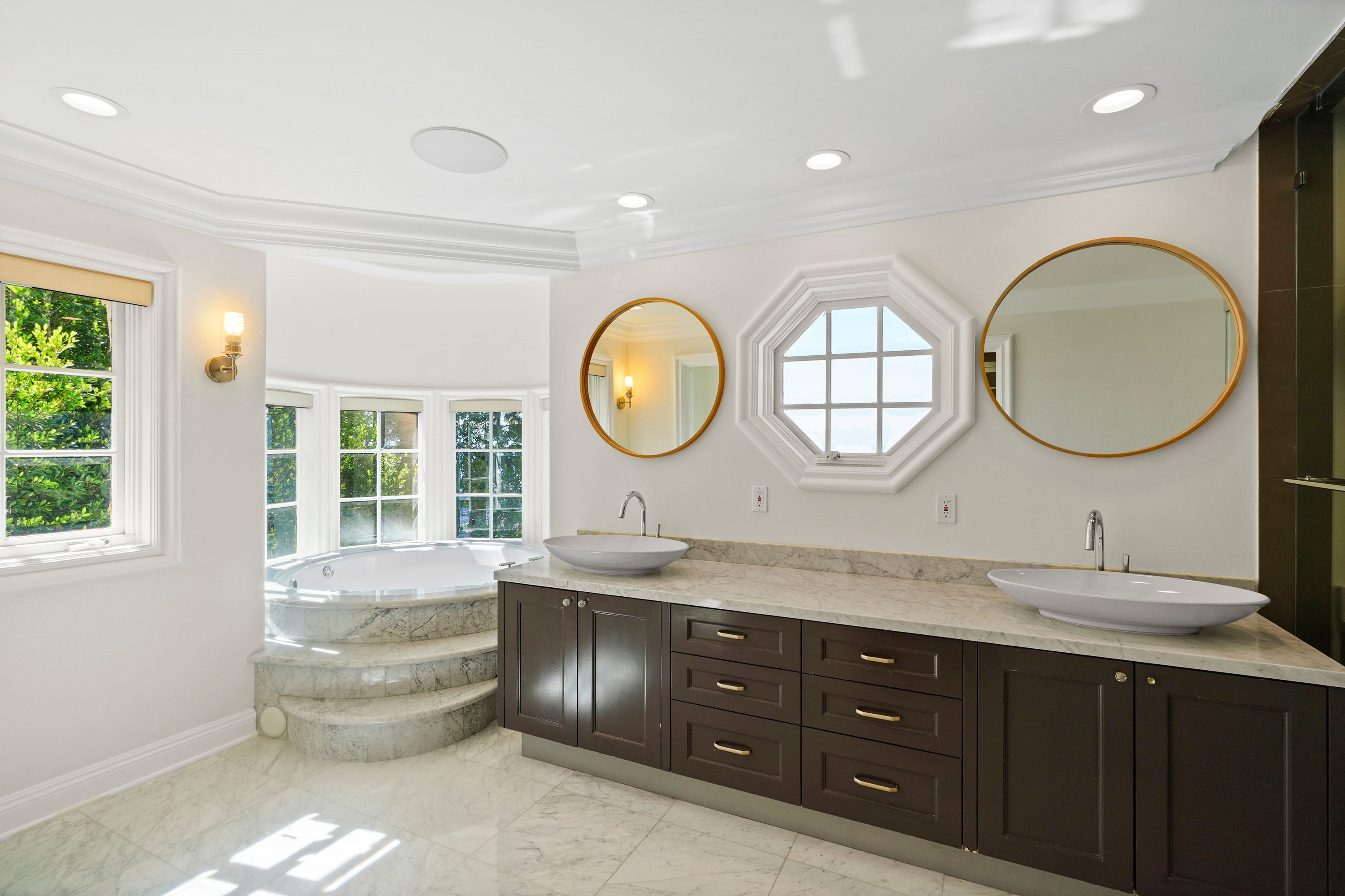 34 13320 Mulholland Drive - Luxury Real Estate - Concierge Auctions