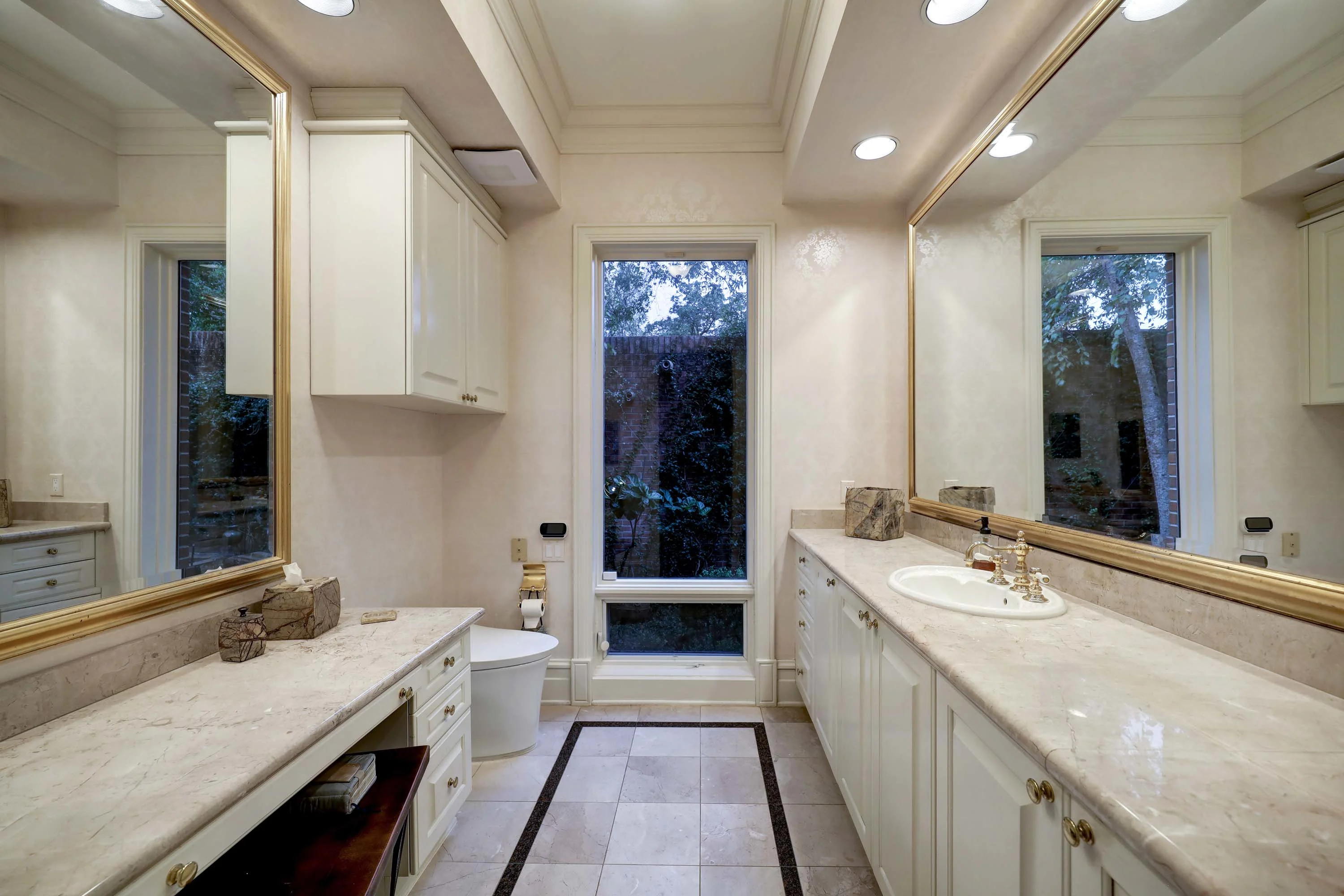 427 West Alkire Lake Drive, Sugar Land, Houston Area, Texas 77478 - 21_-_Alkire_Lake_W_427_IMG_057_1_1_Primary_Bathroom_1_fqgugi