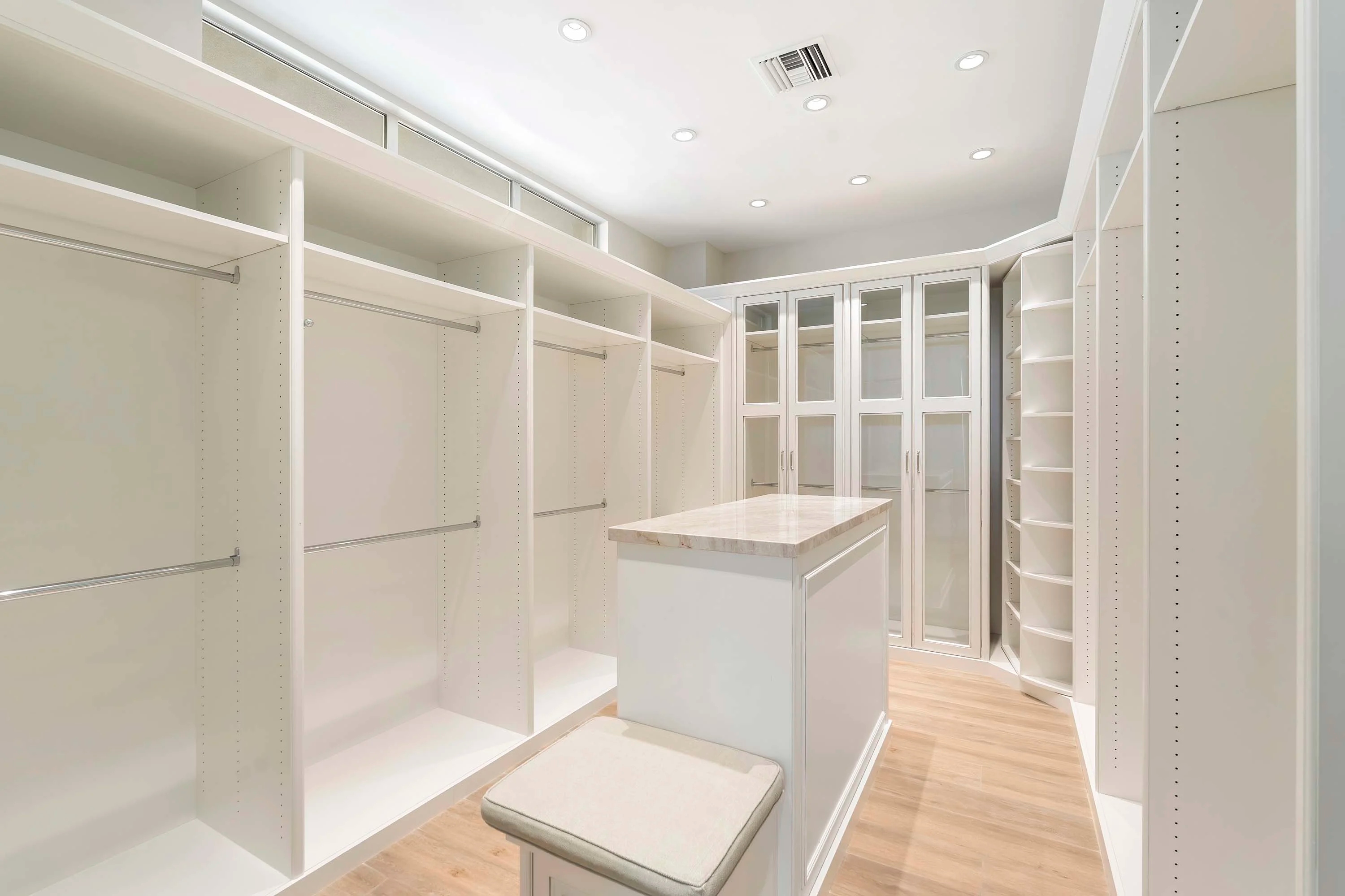 9820 East Thompson Peak Parkway, #629, Scottsdale, Arizona 85255 - 23_-_051-Walk_in_Closet_ehz9is