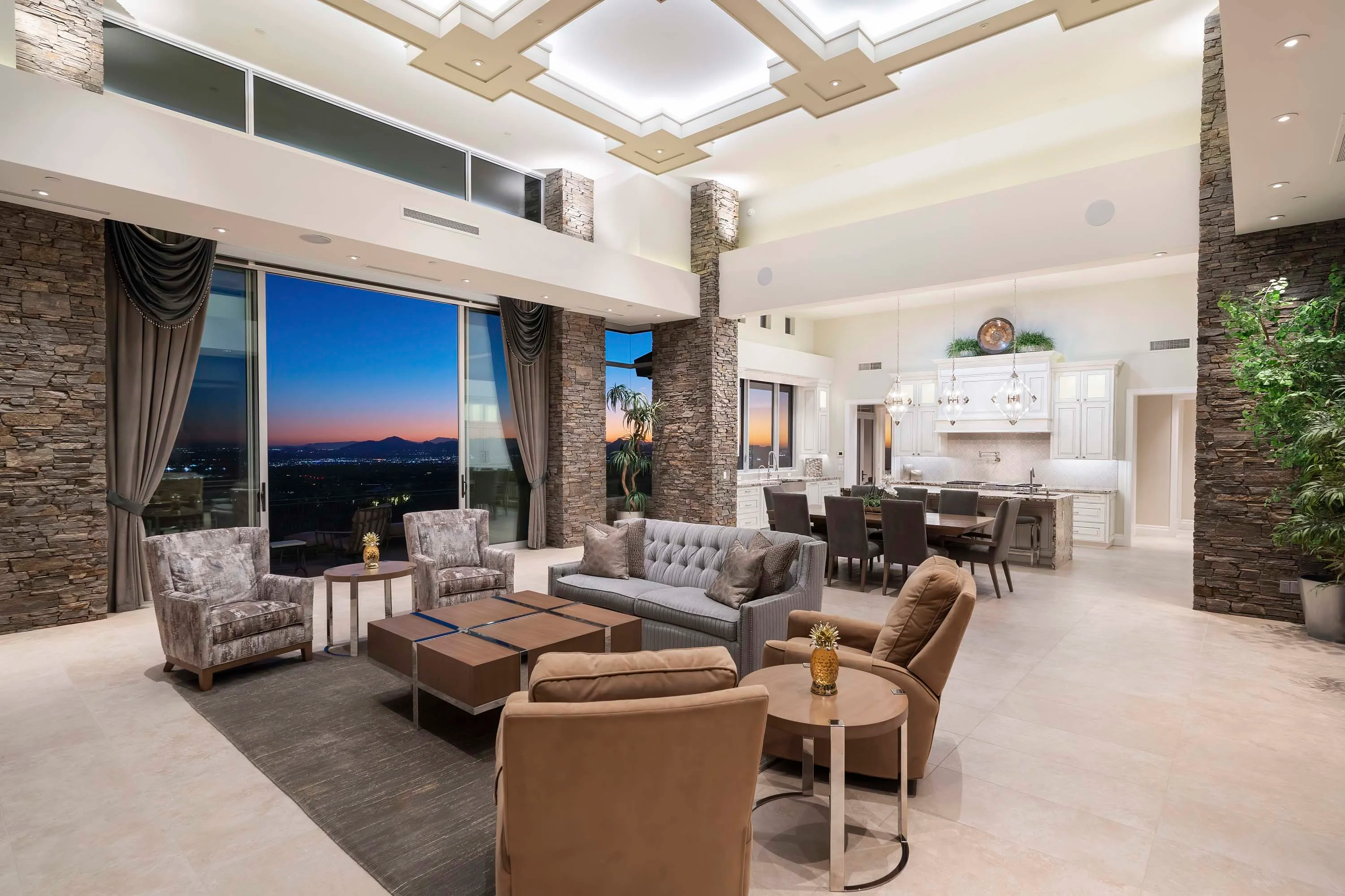 9820 East Thompson Peak Parkway, #629, Scottsdale, Arizona 85255 - 10_-_027-Living_Room_s9u0gx