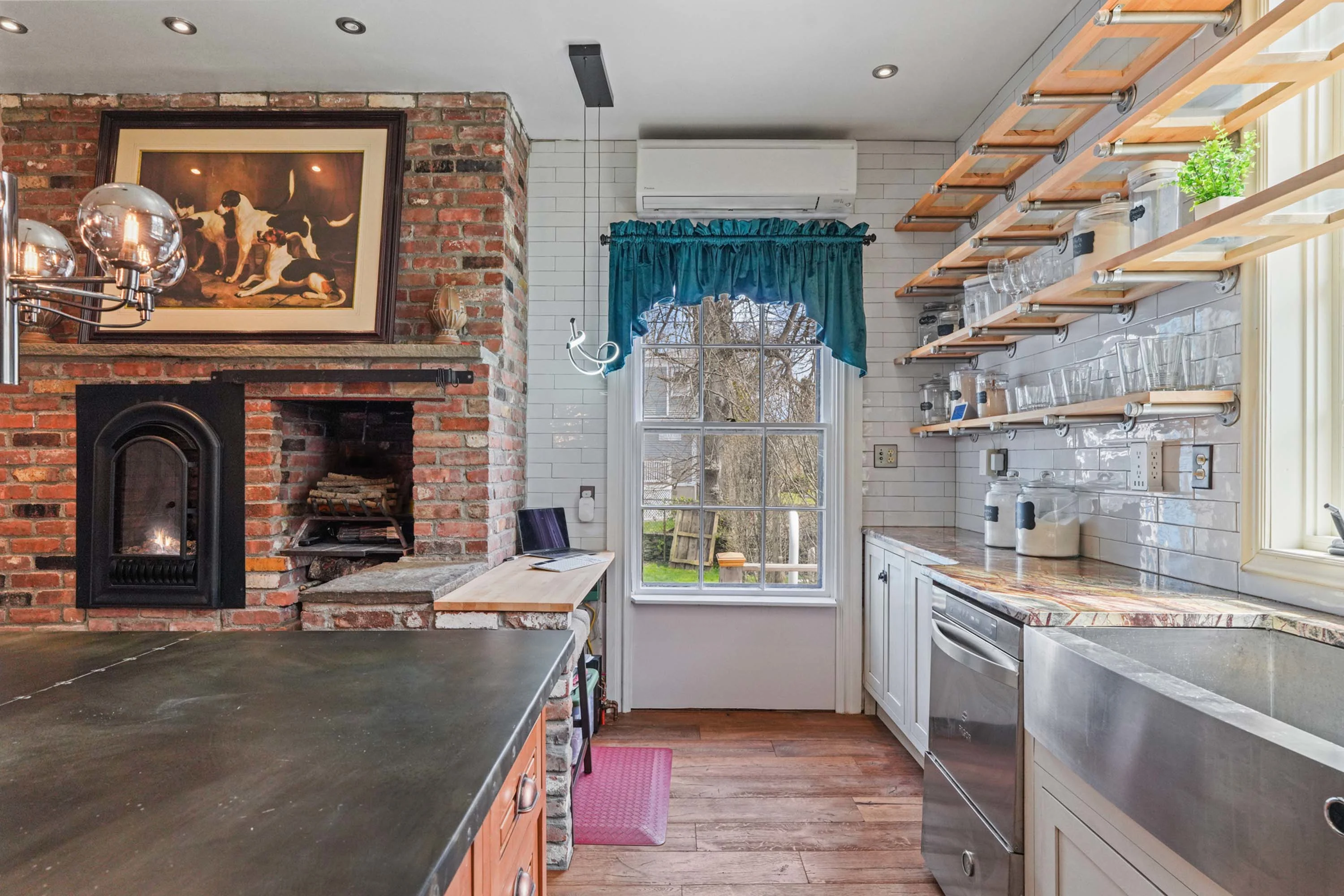 43 Old Beach Road, Newport, Rhode Island 02840 - 13_43_Old_Beach_Rd_Newport_RI_bb5xsr