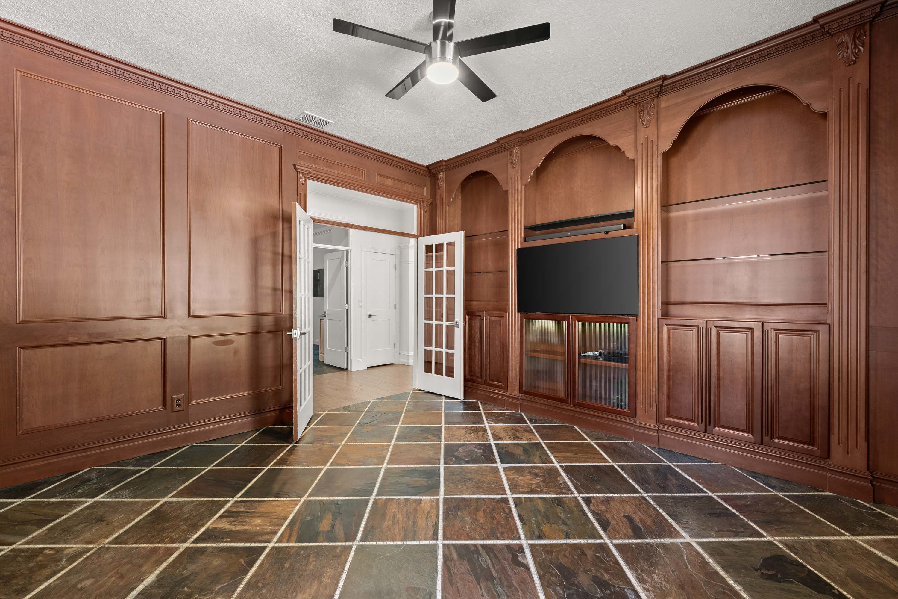 26 4 Broadcreek Circle - Luxury Real Estate - Concierge Auctions