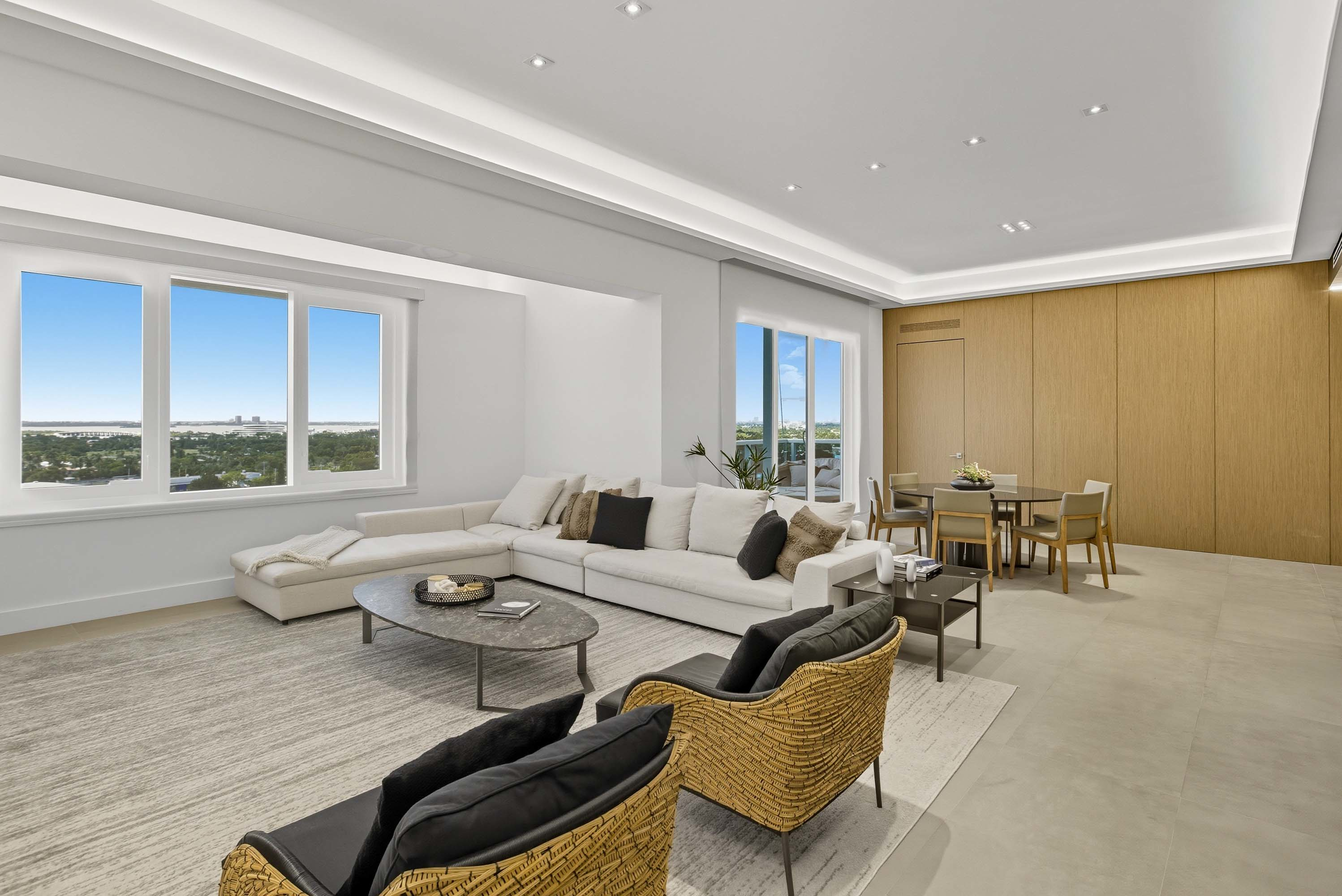 07 2301 Collins Ave Apt 1634 - Luxury Real Estate - Concierge Auctions