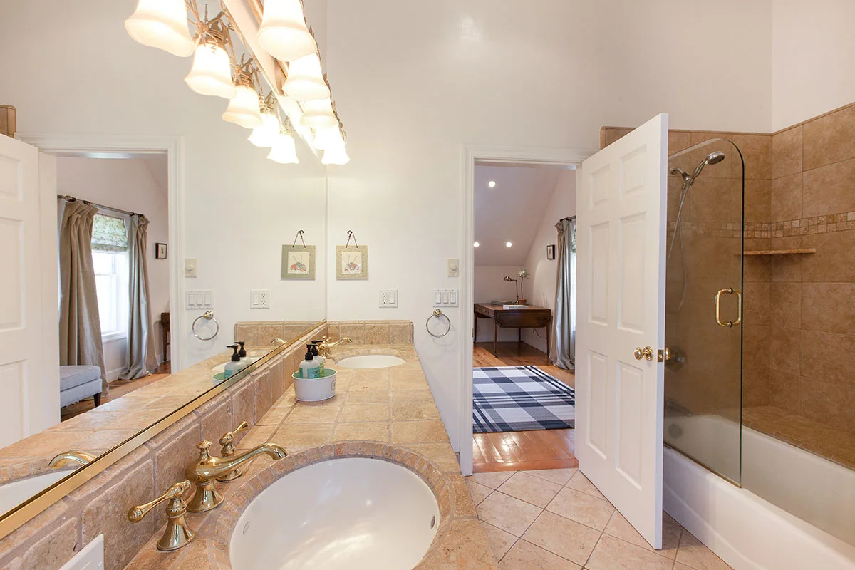 2618 & 2620 Silverado Trail North, Saint Helena, California 94574 - St-Hel-CA28_nweuta