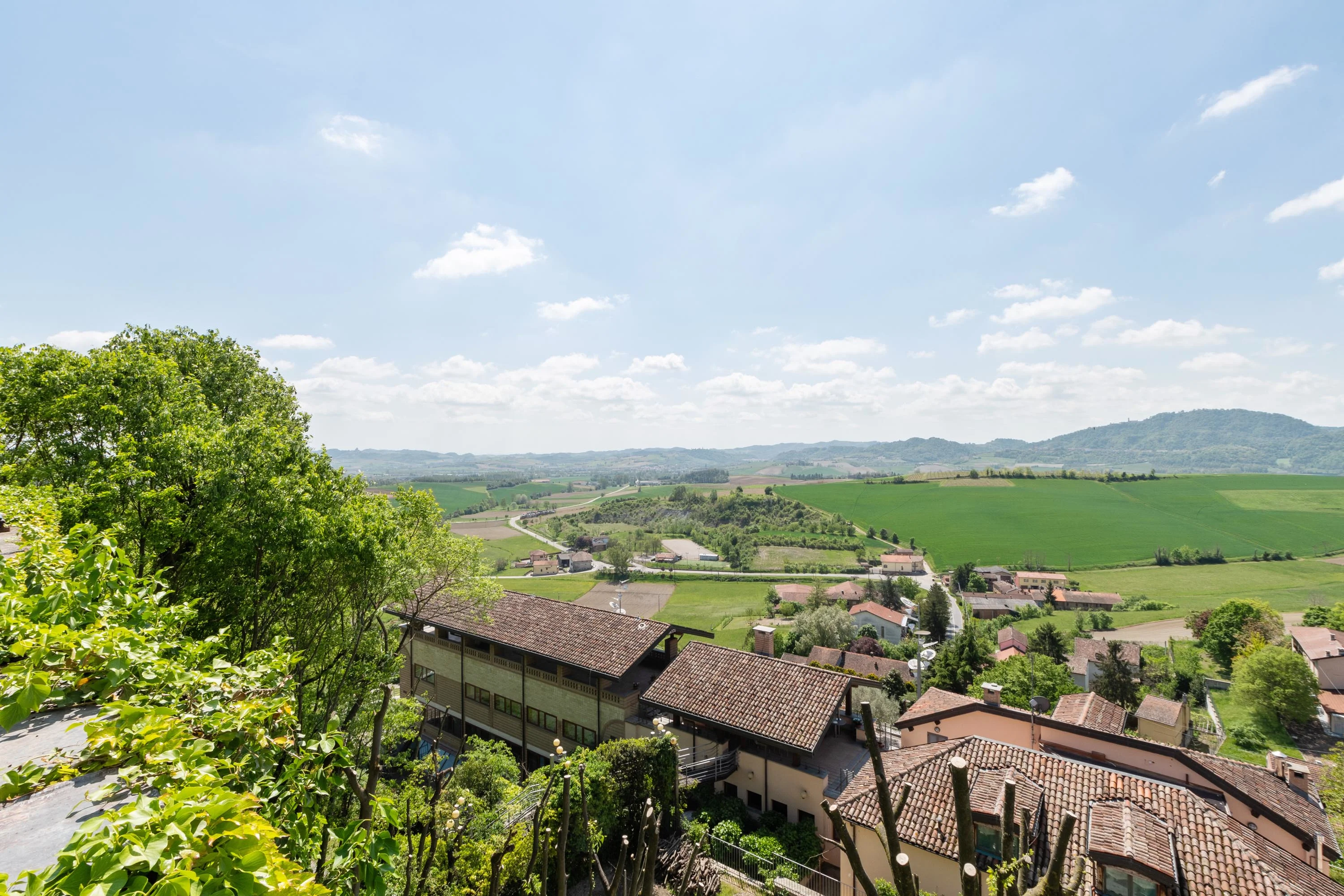 Castello di Solonghello, Monferrato, Piedmont, Piedmont 15020 , Italy - castello-di-solonghello-piazza-castello-15020-solonghello-italy43_a2tjtz