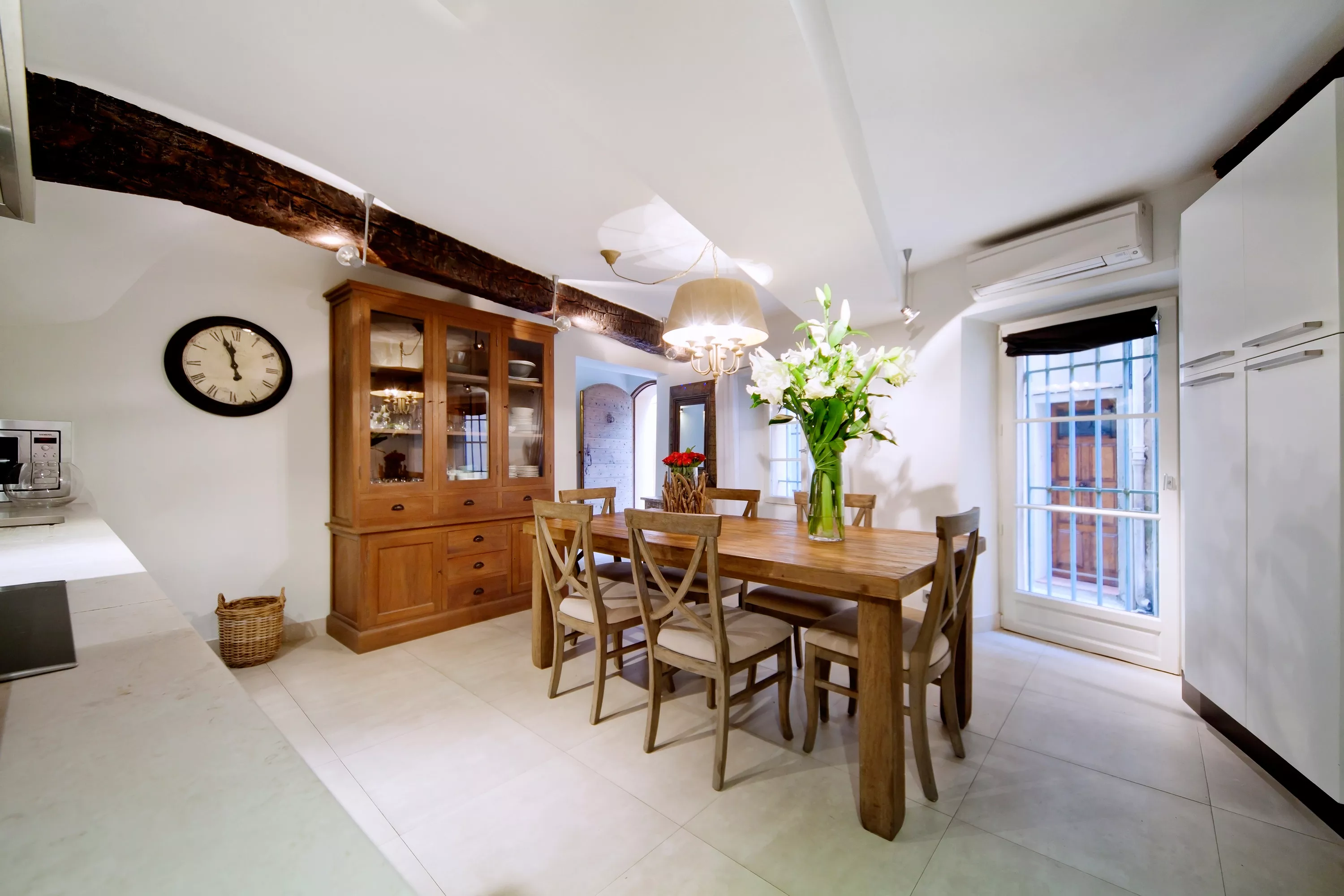 2-4 Rue de Pecheurs, La Ponche, Saint Tropez, 83990, France - villa-la-ponche-saint-tropez-france-luxury-real-estate-14_lxozxk