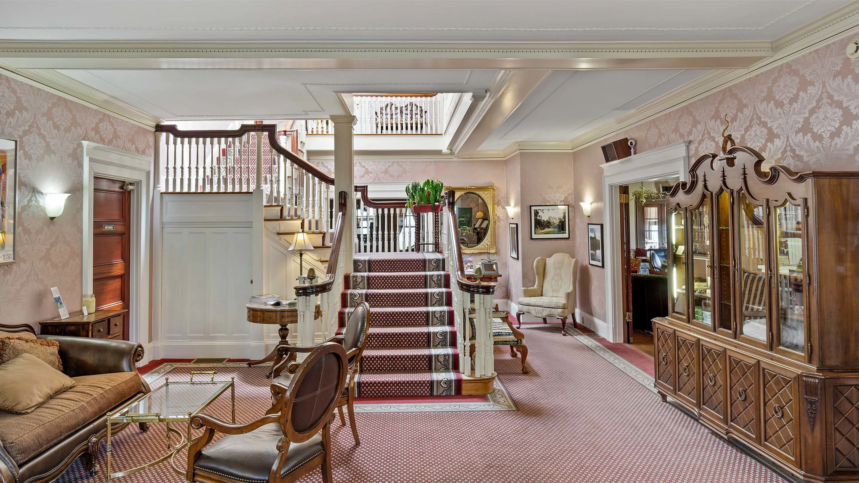 51 Walker Street, The Berkshires, Massachusetts 01240 - gateways-inn-51-walker-street-lenox-massachusetts02_glizdg