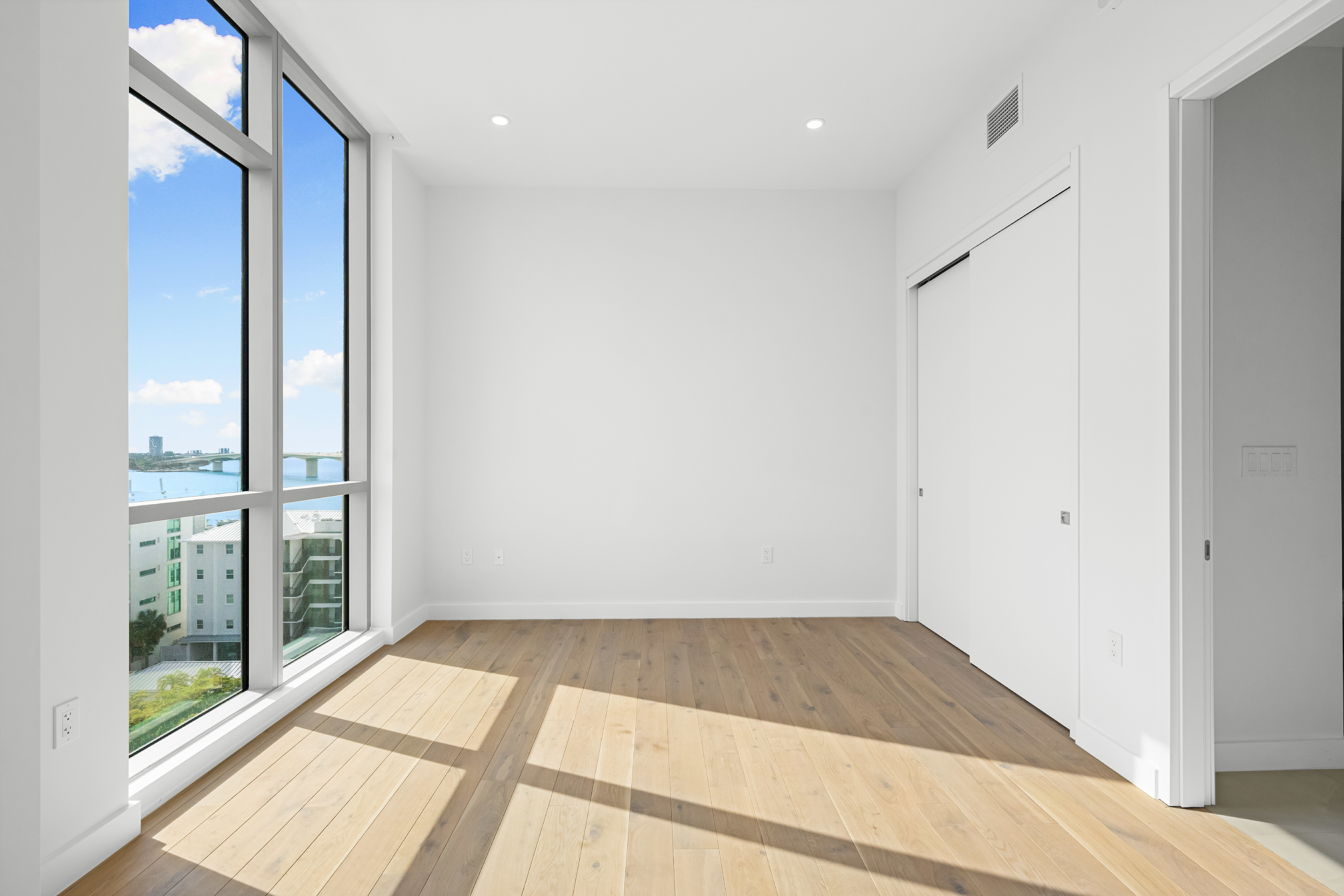 24 111 Golden Gate Point -Penthouse 701, Sarasota, FL 34236 - Luxury Real Estate - Concierge Auctions