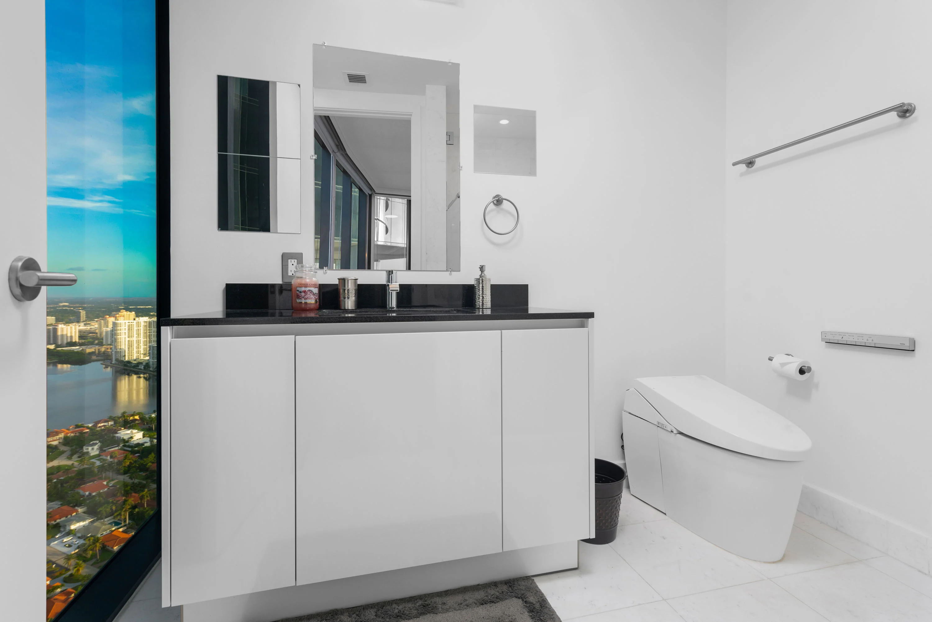 18555 Collins Ave, Apt 4603, Porsche Design Tower, Miami, Florida 33160 - 18555-collins-avenue-apartment-4603-sunny-isles-beach-florida23_tmgttb