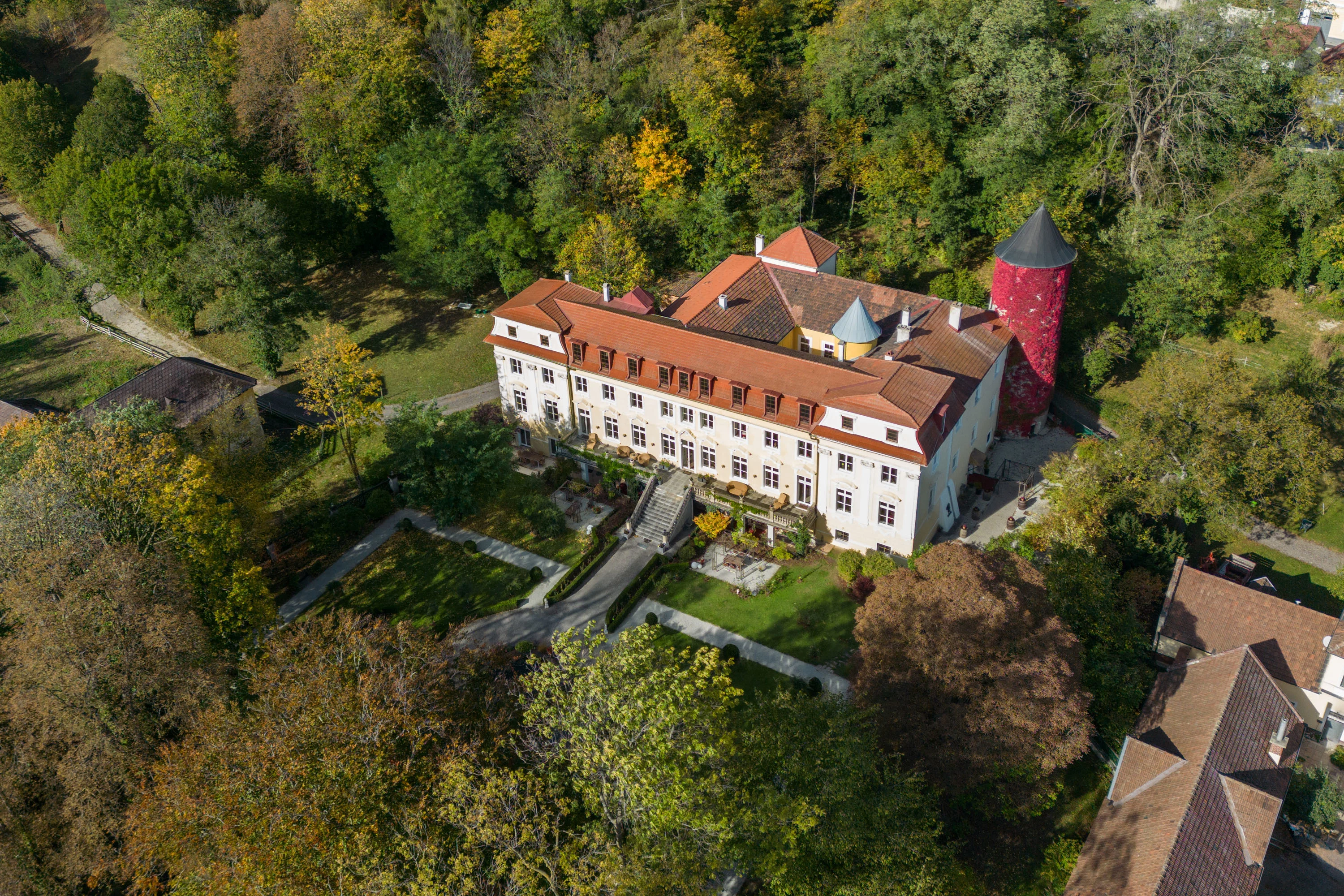 Schloss Stupache Allee, Stuppach, Near Vienna, Gloggnitz , Lower Austria - Mozarts-Last-Castle-02_ctl19w