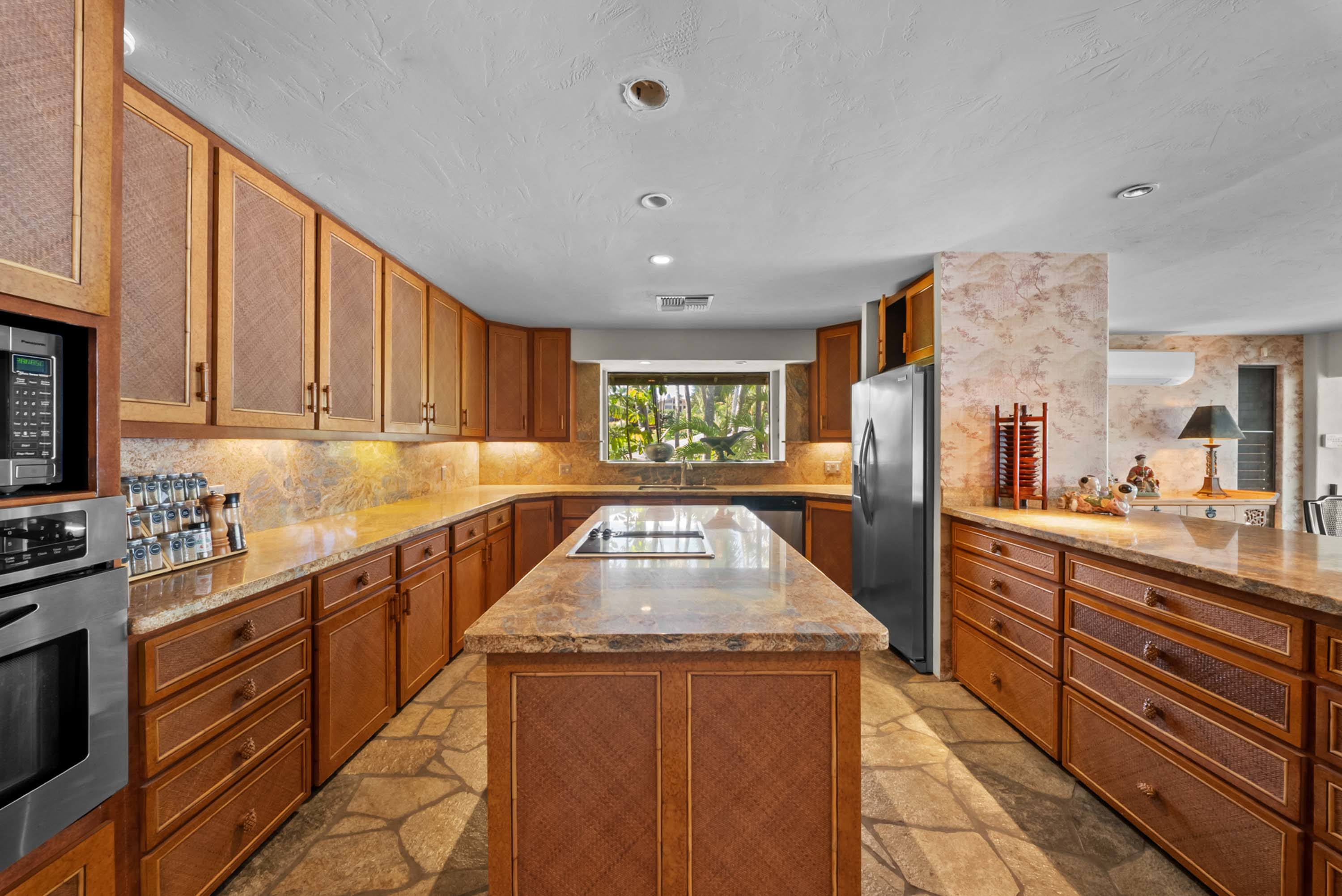 54 5163 and 5157 Lower Honoapiilani Rd, Lahaina, HI 96761 - Luxury Real Estate - Concierge Auctions