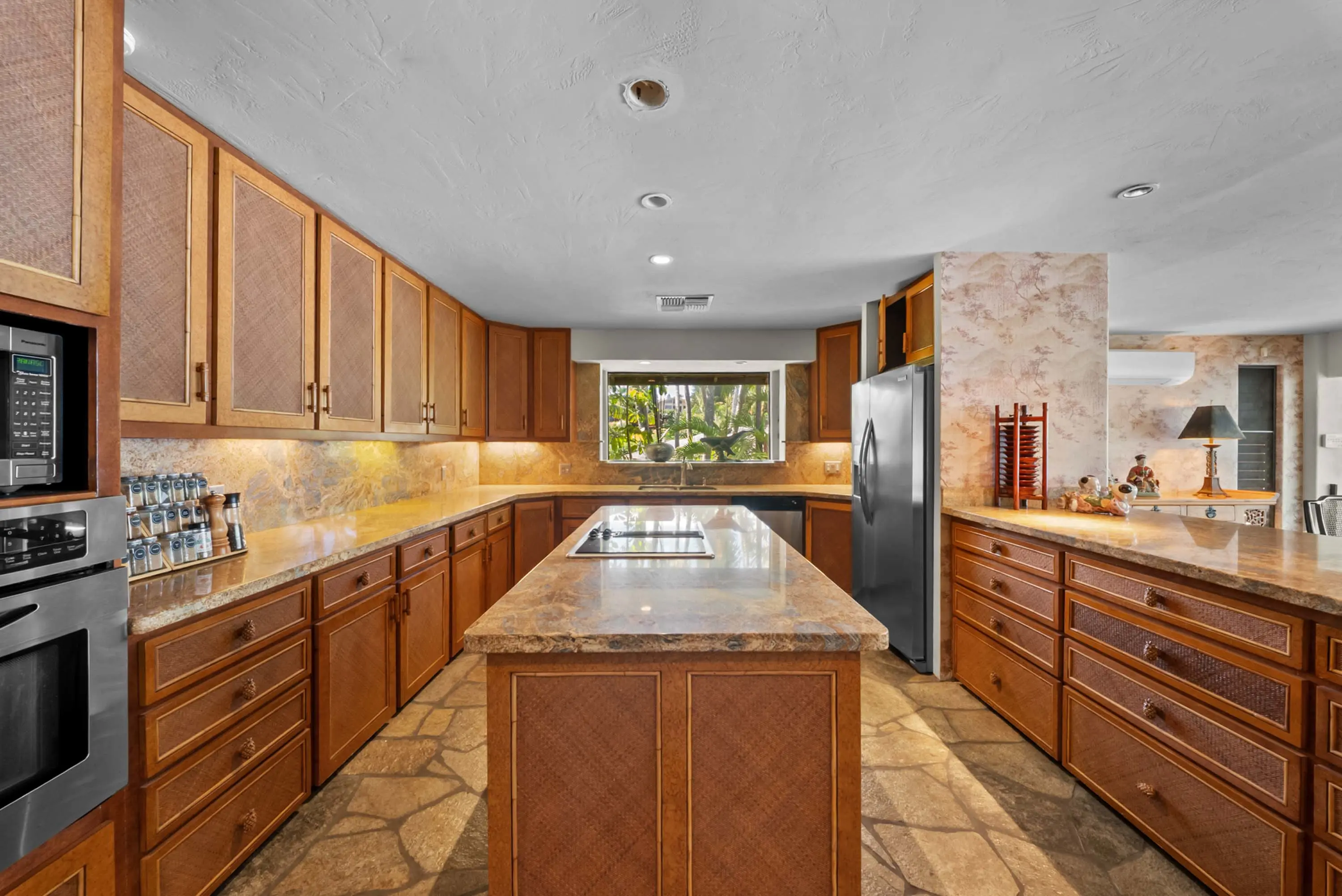 54 5163 and 5157 Lower Honoapiilani Rd, Lahaina, HI 96761 - Luxury Real Estate - Concierge Auctions