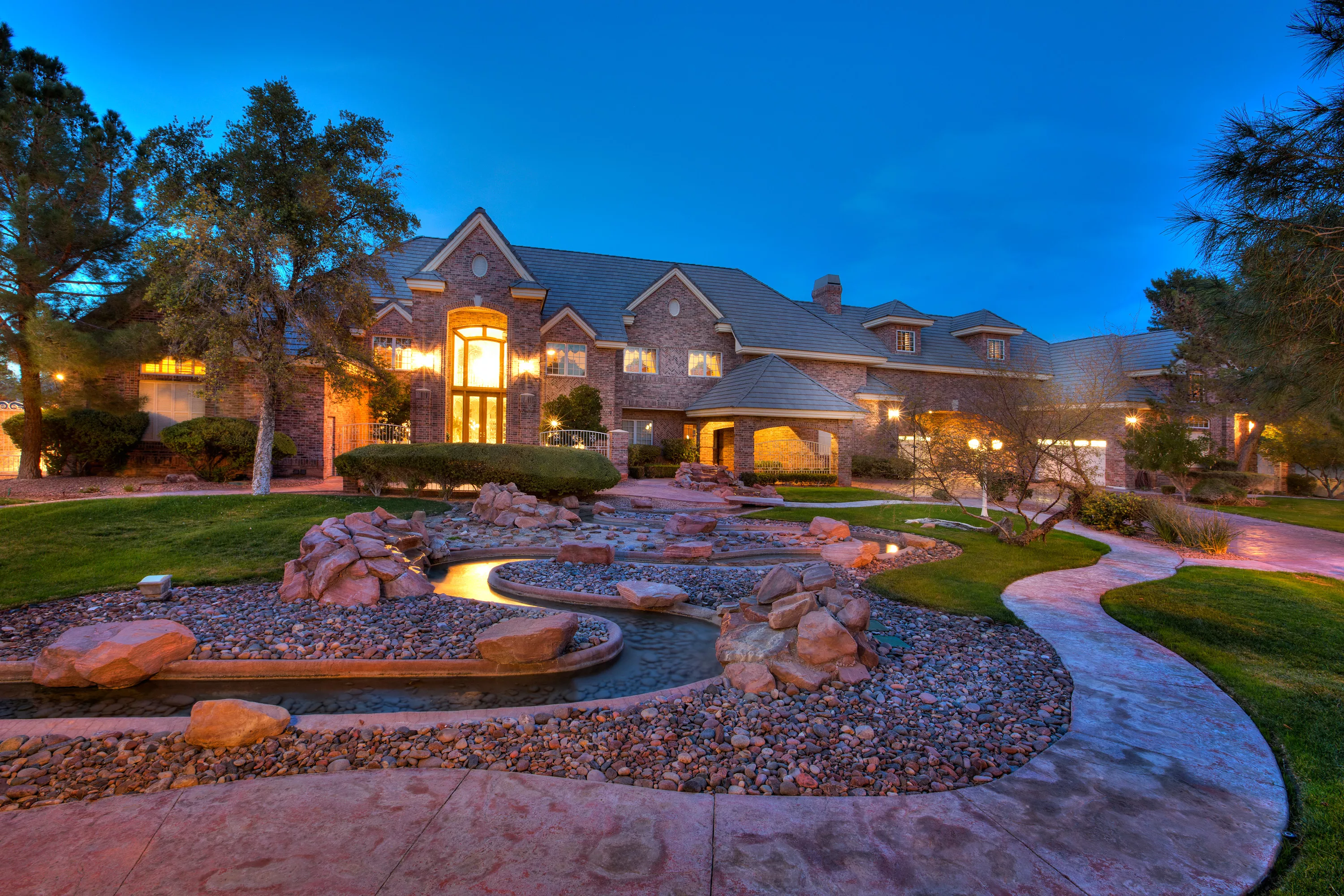 3910 E Russell Rd, Las Vegas, Nevada 89120 - 3910_e_russell_rd_las_vegas_nv-01_nsc9yl