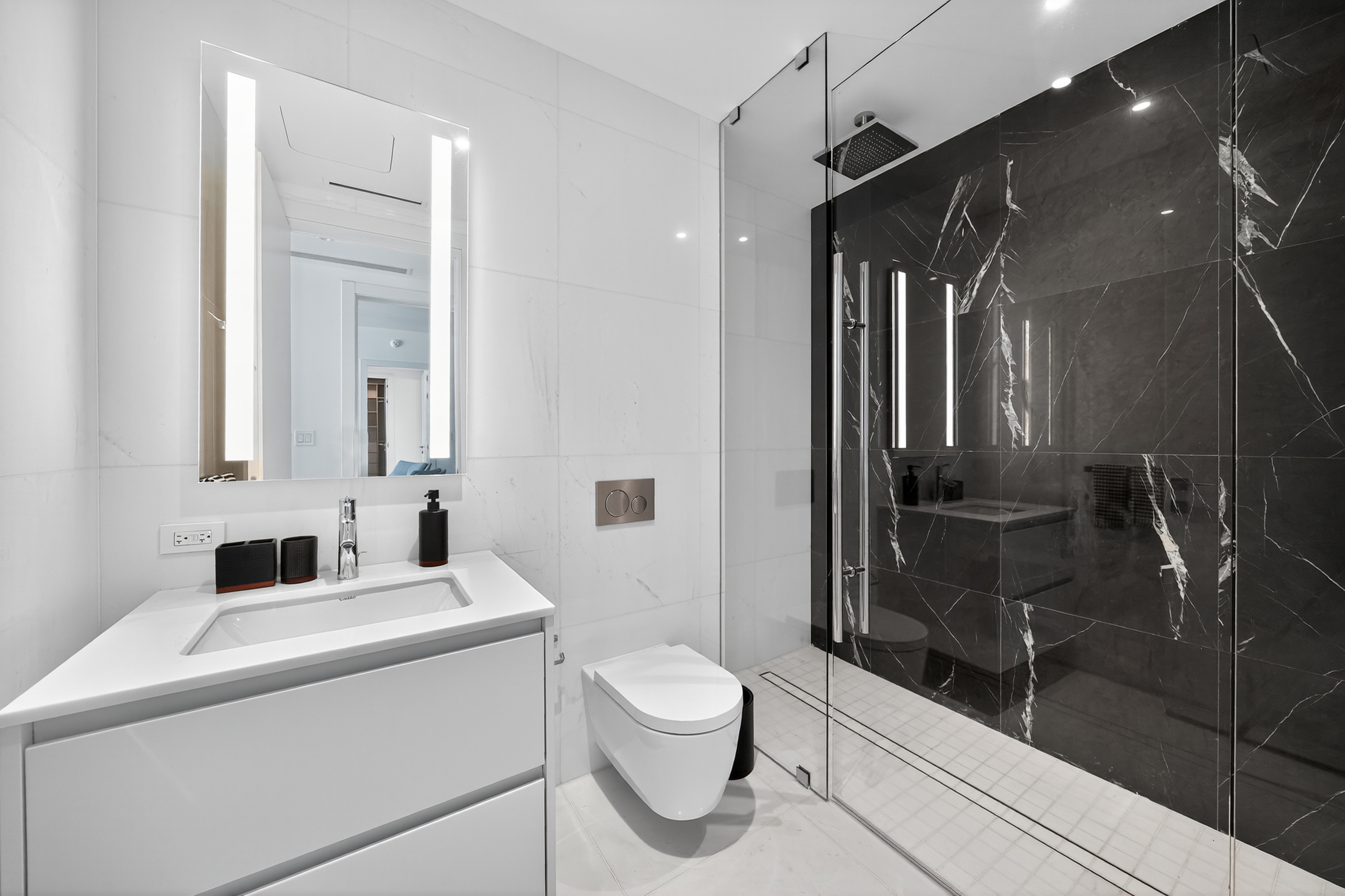 017 300 Biscayne Boulevard Way