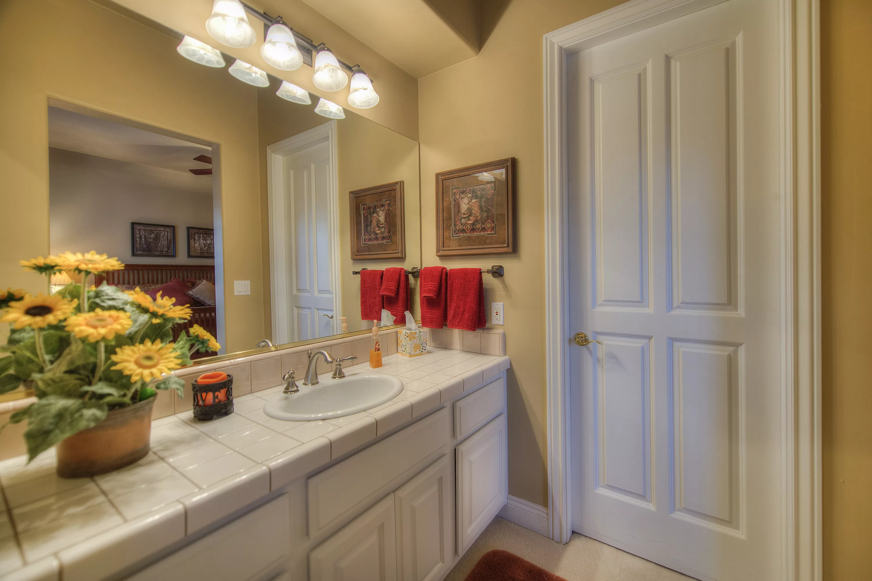 6733 East Caron Street, Paradise Valley, Arizona 85253 - east_caron_estate14_pefzdy