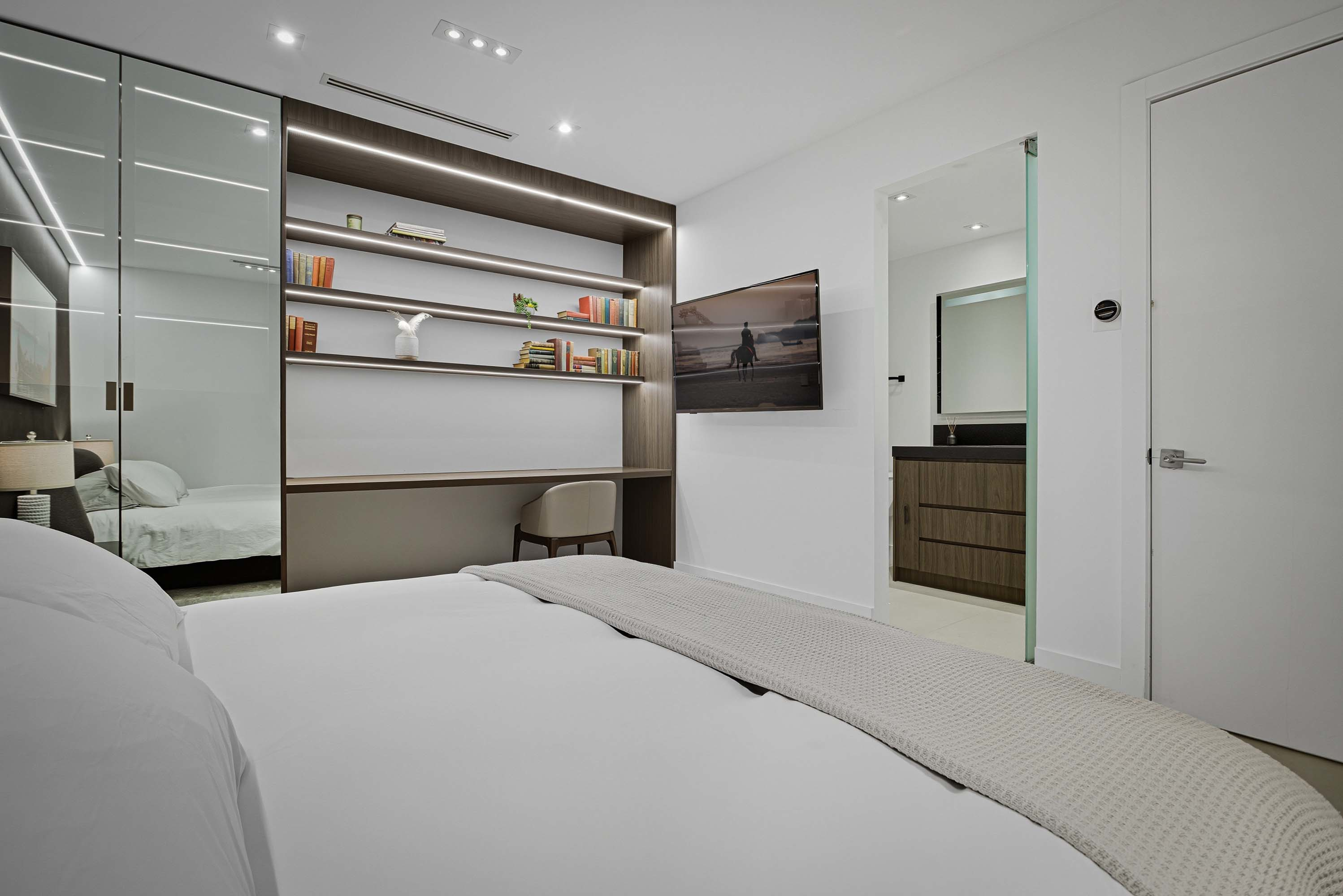 19 2301 Collins Ave Apt 1634 - Luxury Real Estate - Concierge Auctions