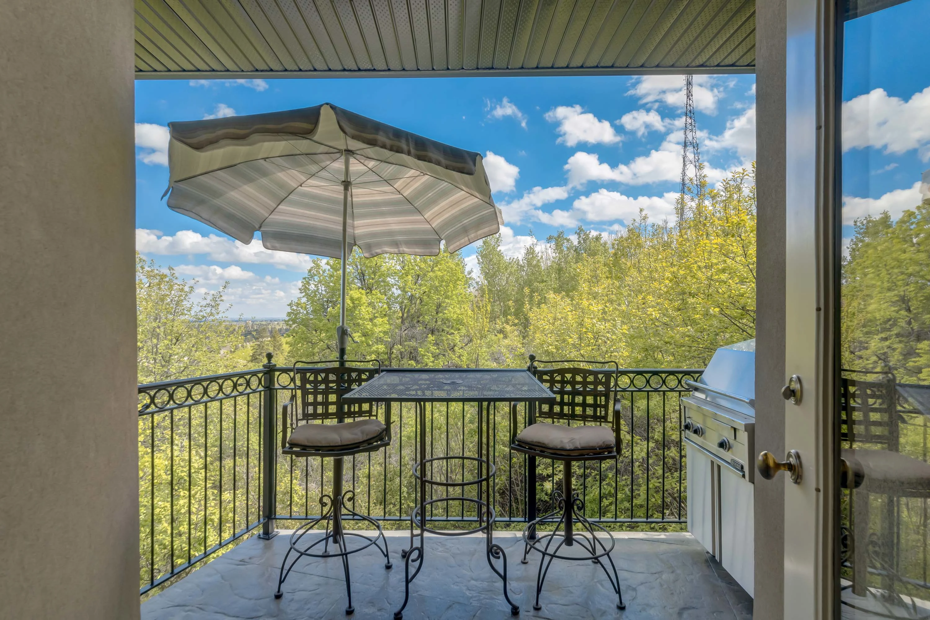 42 W Patina Ln SW, Calgary, Alberta T3H 3N4 , Canada - 42-w-patina-lane-31_bdk8ty