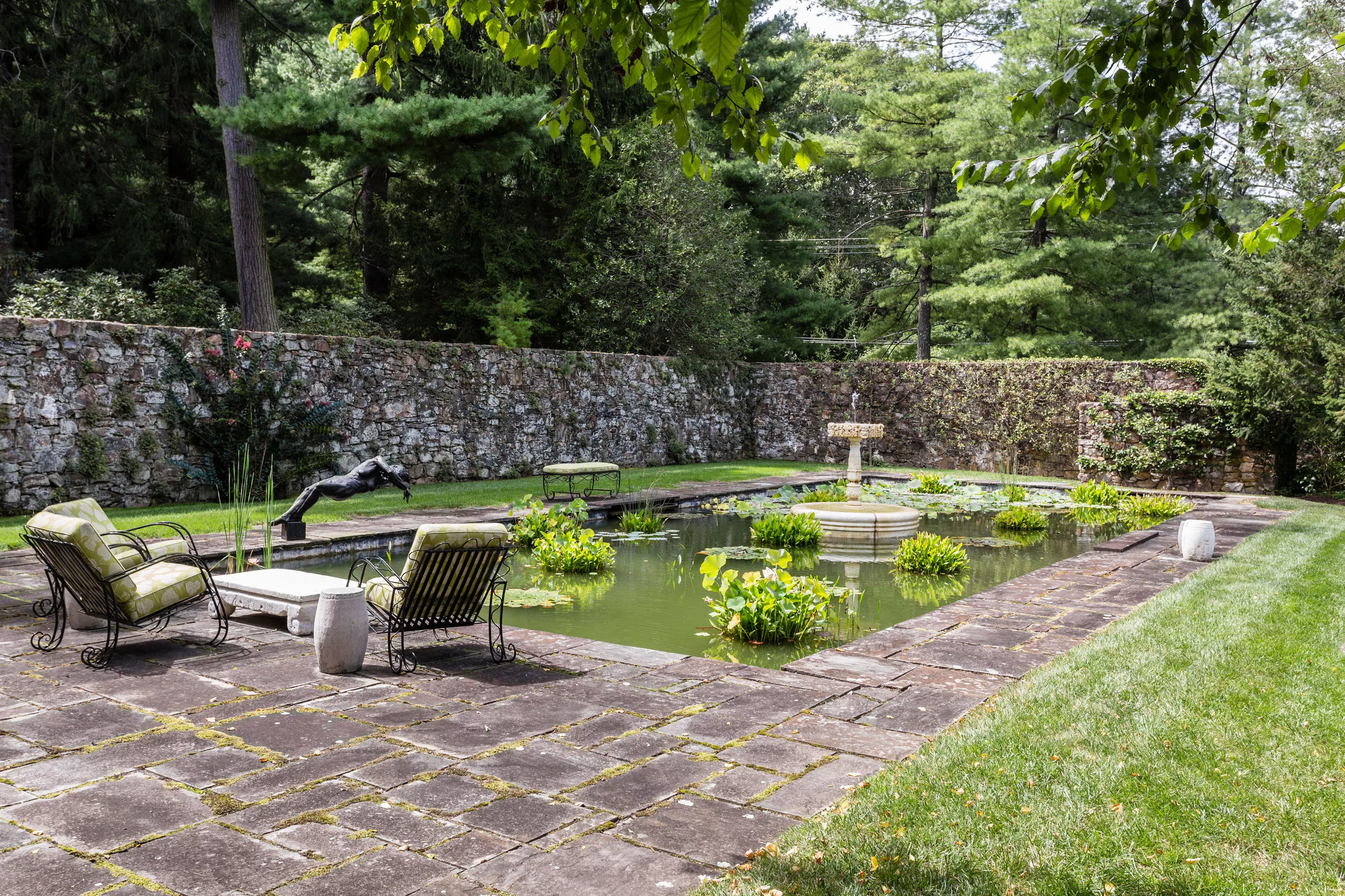 221 Spring Road, Malvern, Pennsylvania 19355 - 221-spring-rd-malvern-pa-26-27-09-33-3333_drzxxp