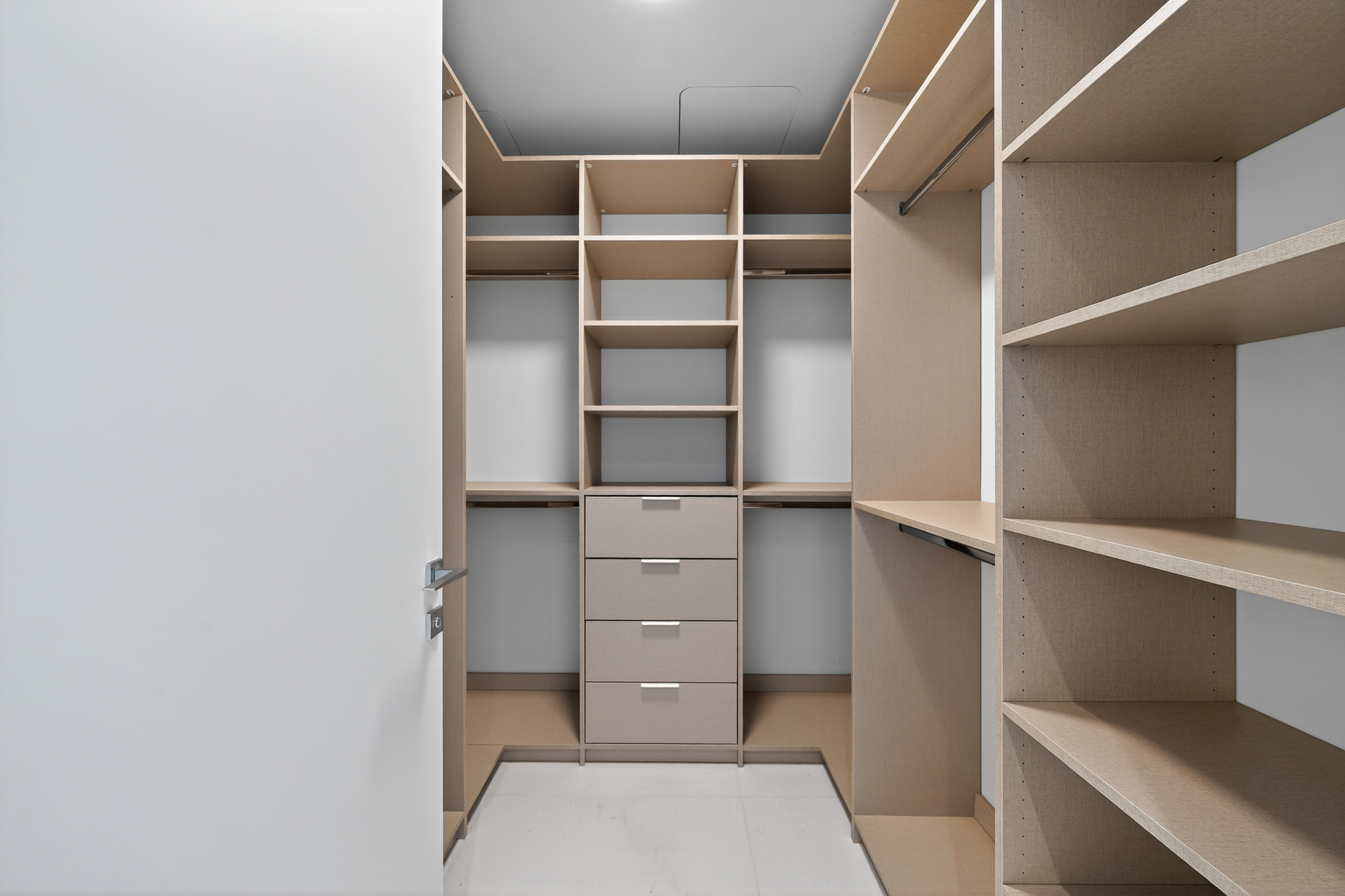 015 300 Biscayne Boulevard Way