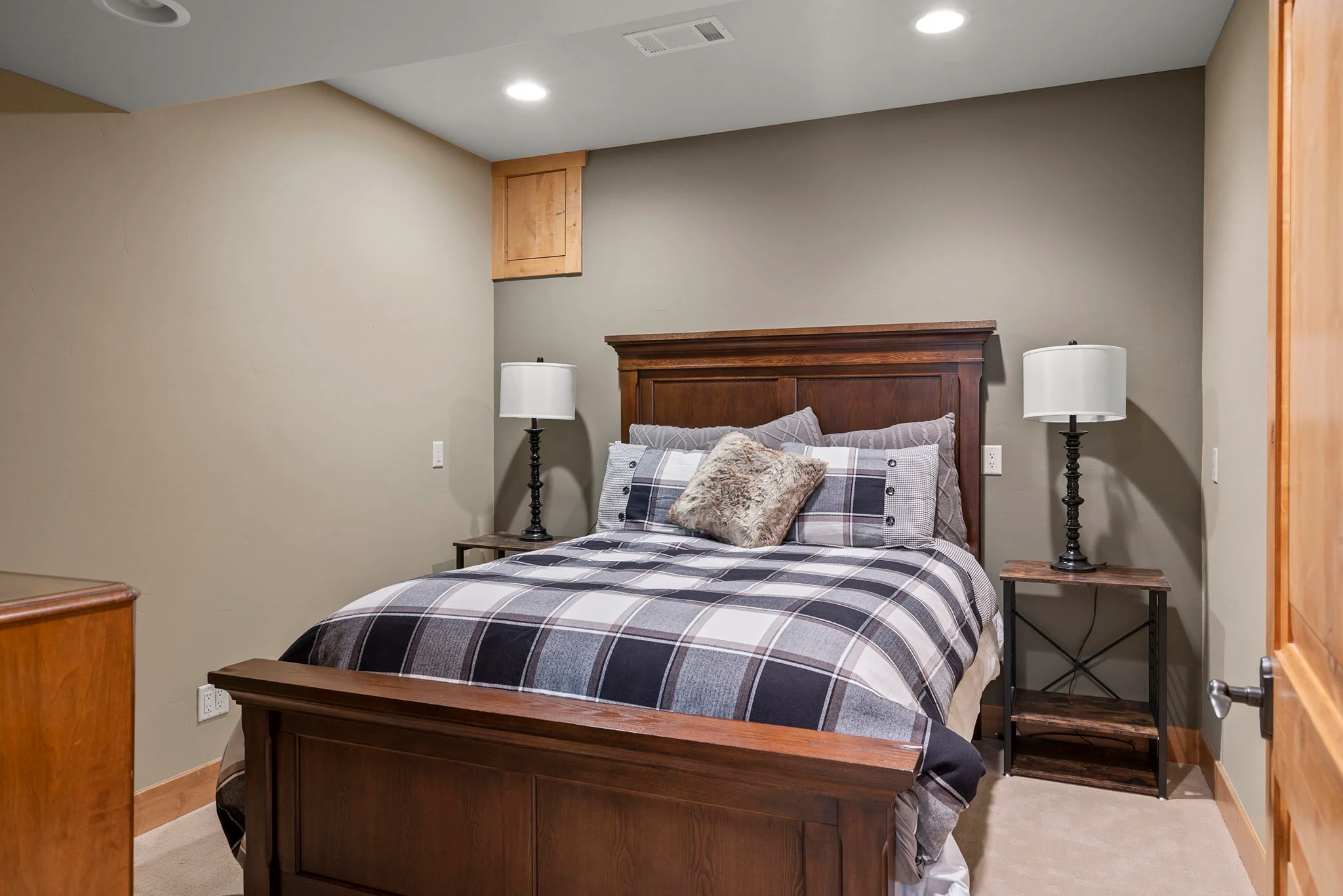 623 Tyner Way, North Lake Tahoe, Incline Village 89451 - 24-web-or-mls-_DSC0138_vgujeq