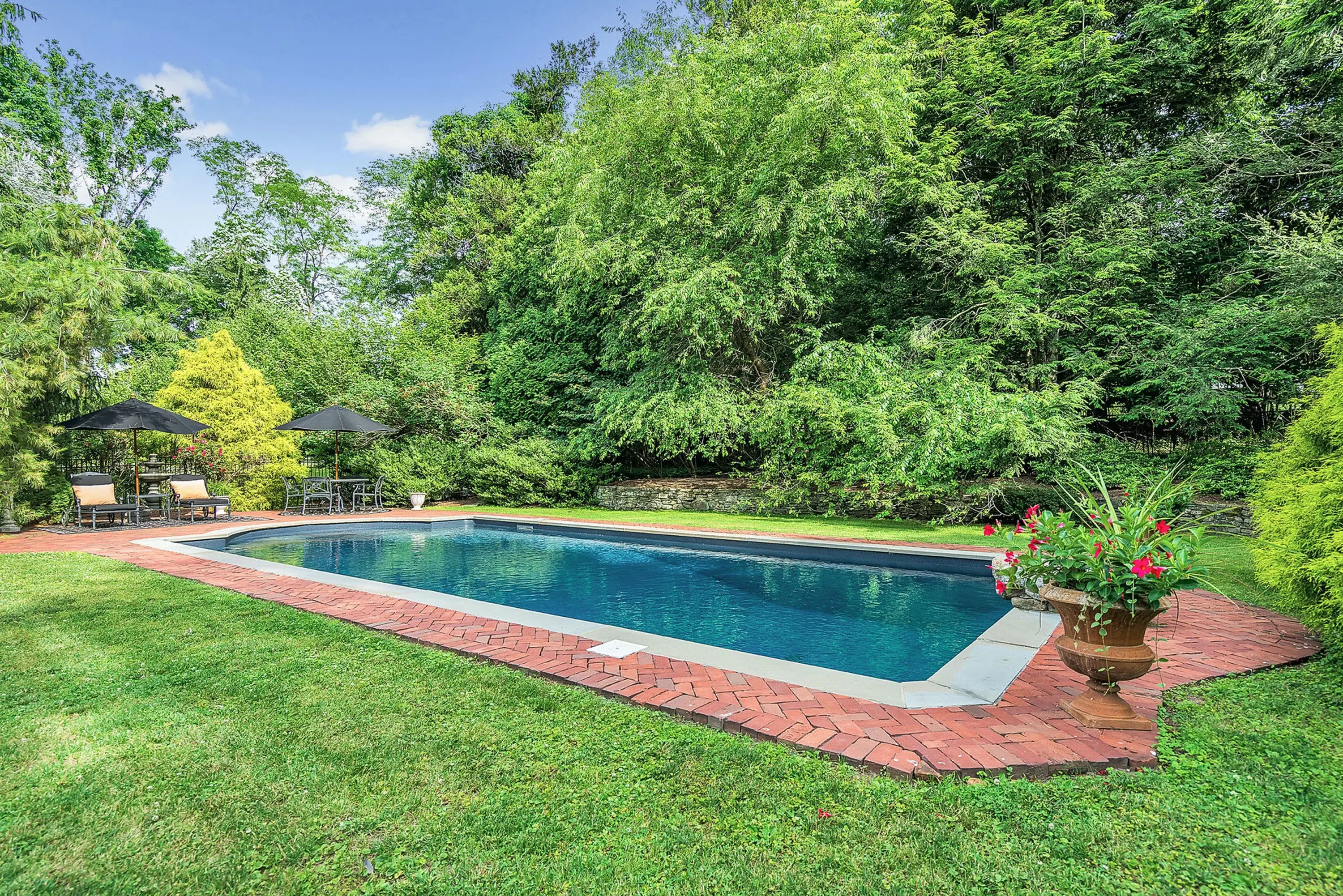 358 and 364 Crescent Avenue, Bergen County, New Jersey  07481 Matterport Tour
