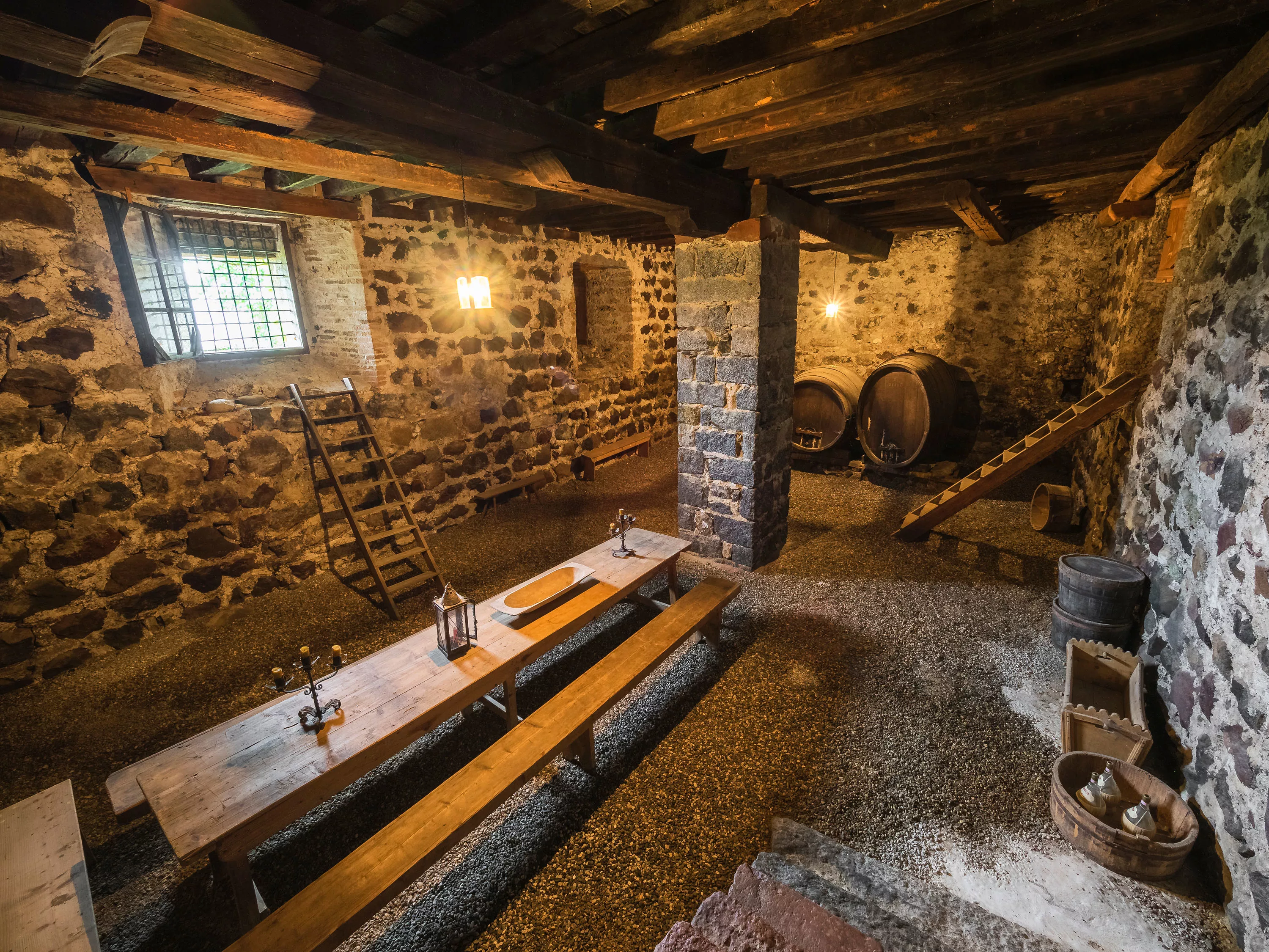 Castel Valer, Valer 21, Tassullo, Trentino-Alto Adige 1-38010, Italy - castel-valer-italy-32-06-20-57-5757_jxbsbh