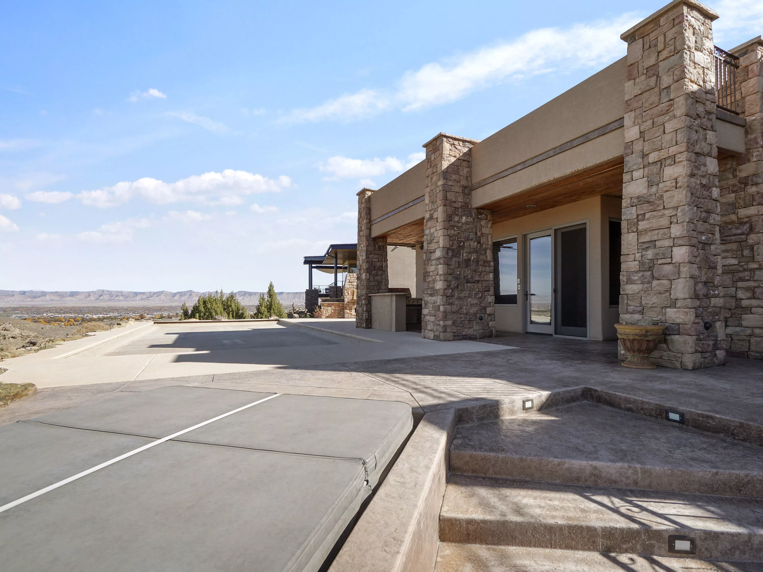 332 Red Ridge Court, Grand Junction, Colorado 81505 | Concierge Auctions