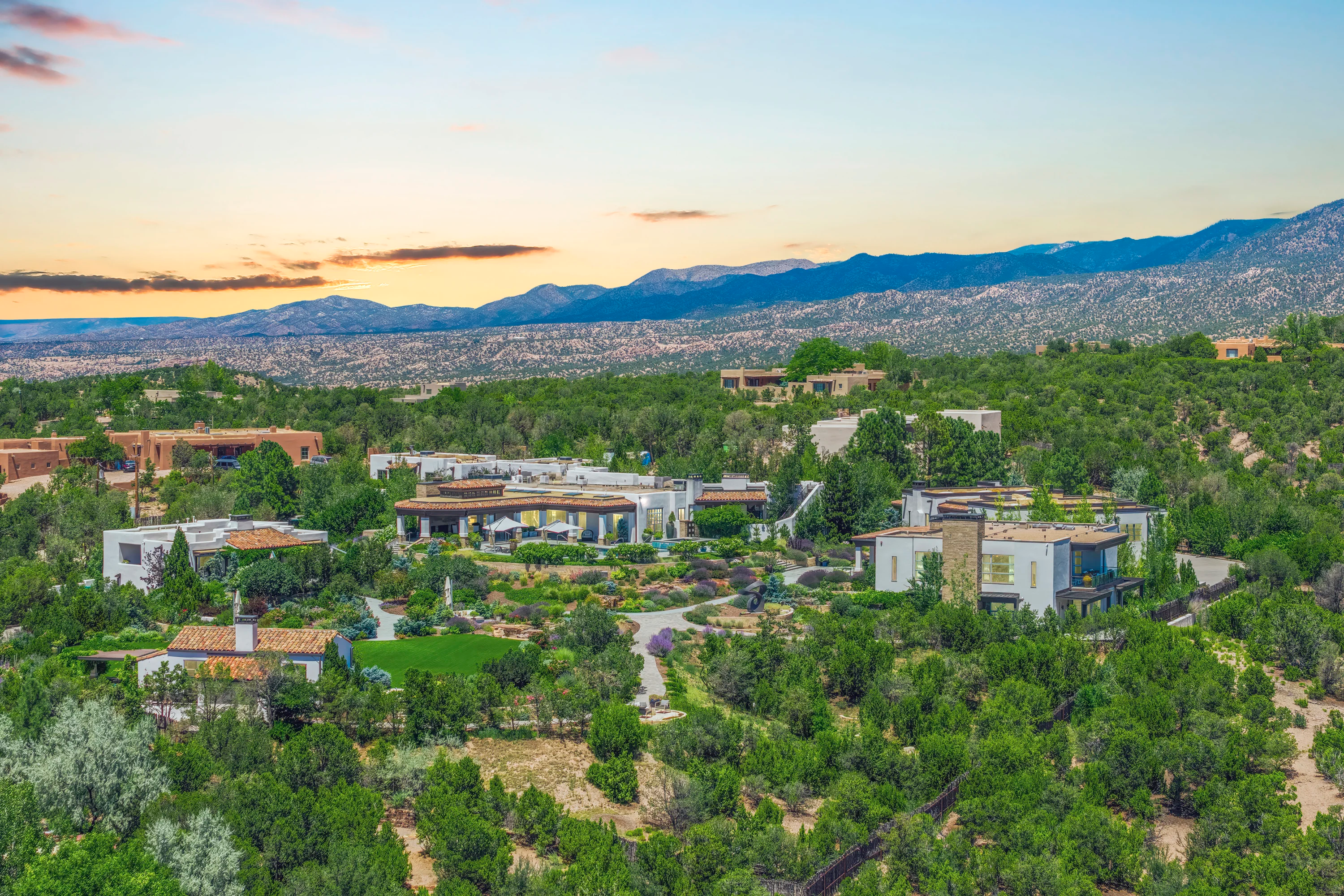 211 Camino Del Norte, Santa Fe, New Mexico 87501 - 211_Camino_Del_Norte_01_xwdeck