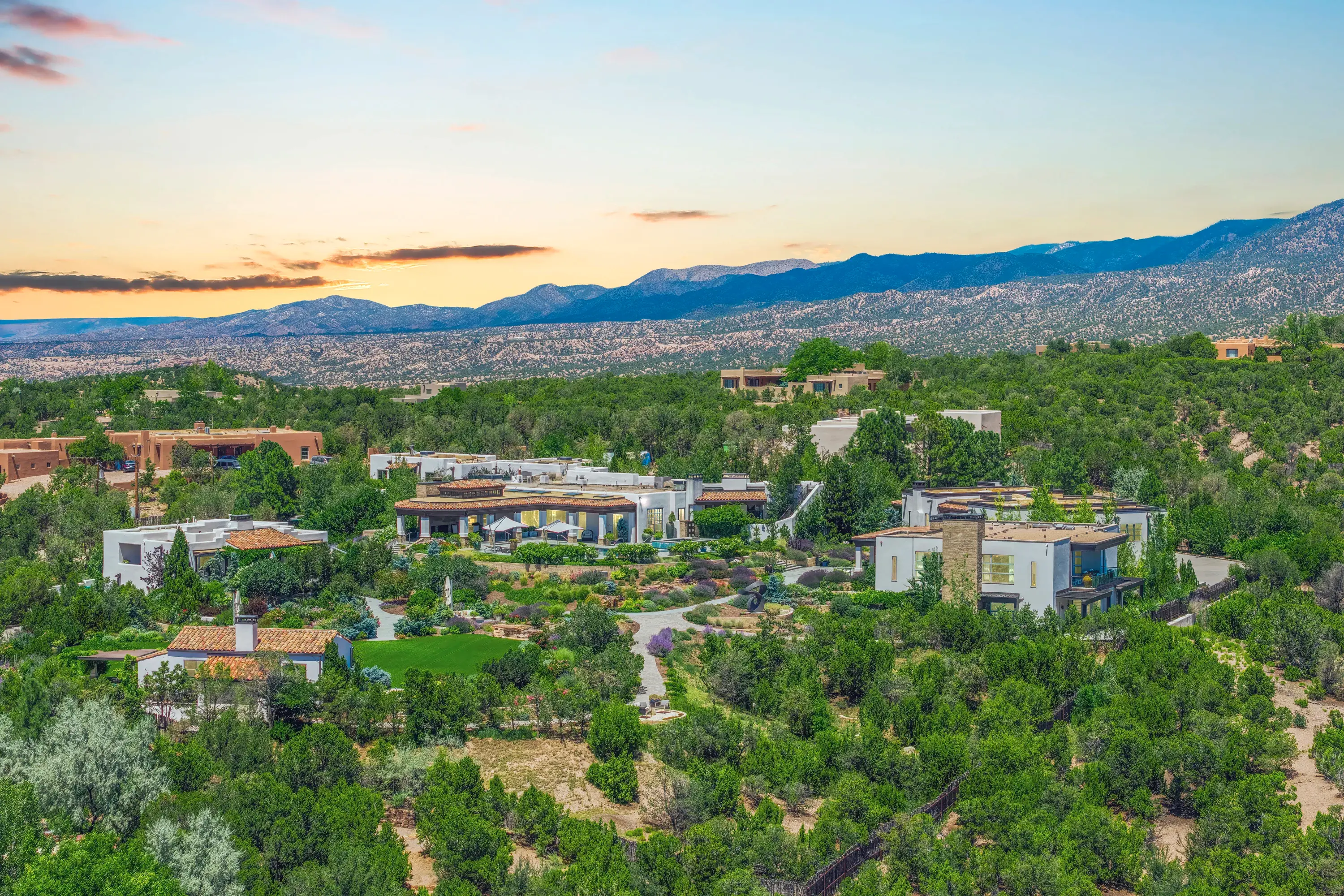 211 Camino Del Norte, Santa Fe, New Mexico 87501 - 211_Camino_Del_Norte_01_xwdeck