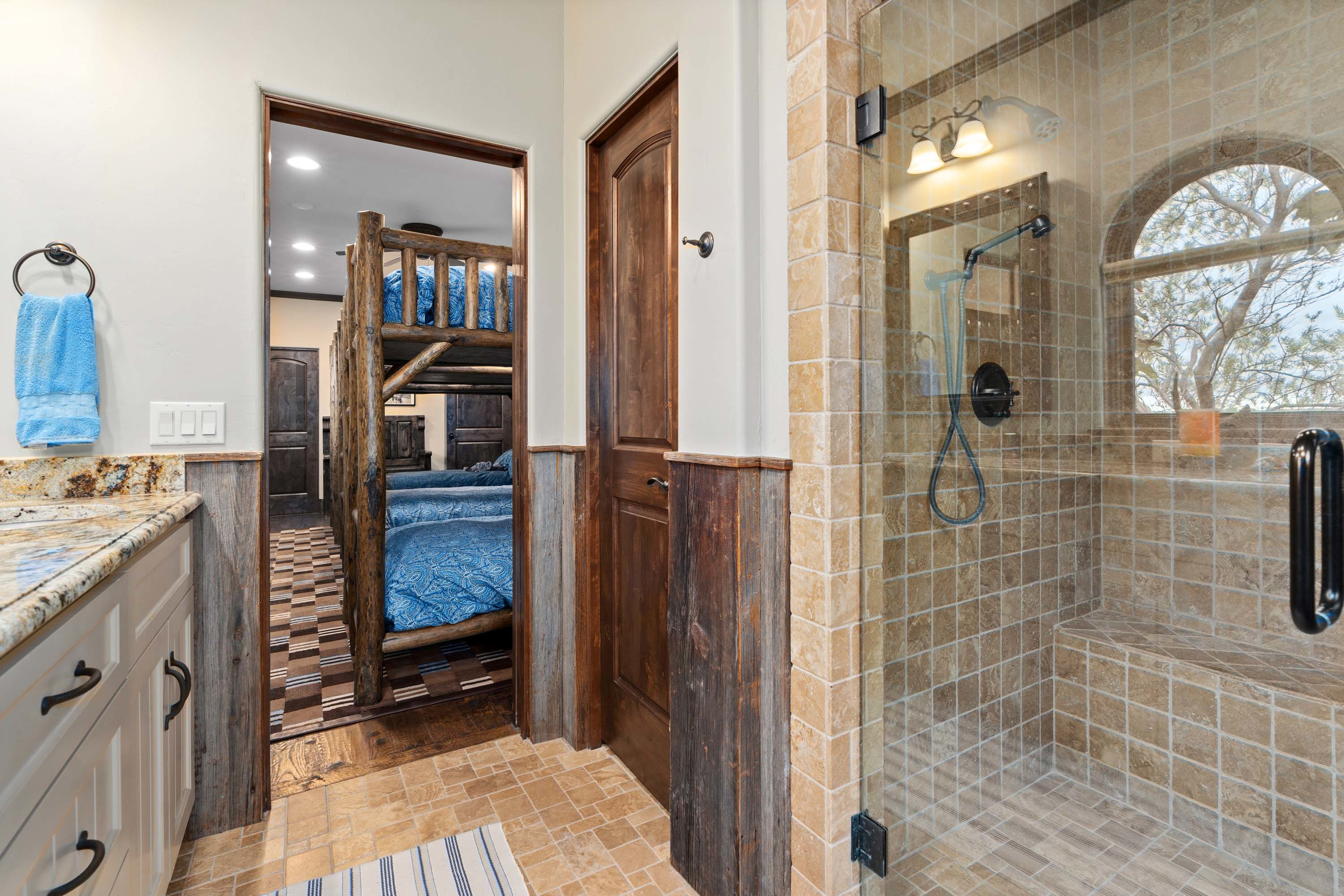 23 1011 Lakeview Point Drive - Luxury Real Estate - Concierge Auctions