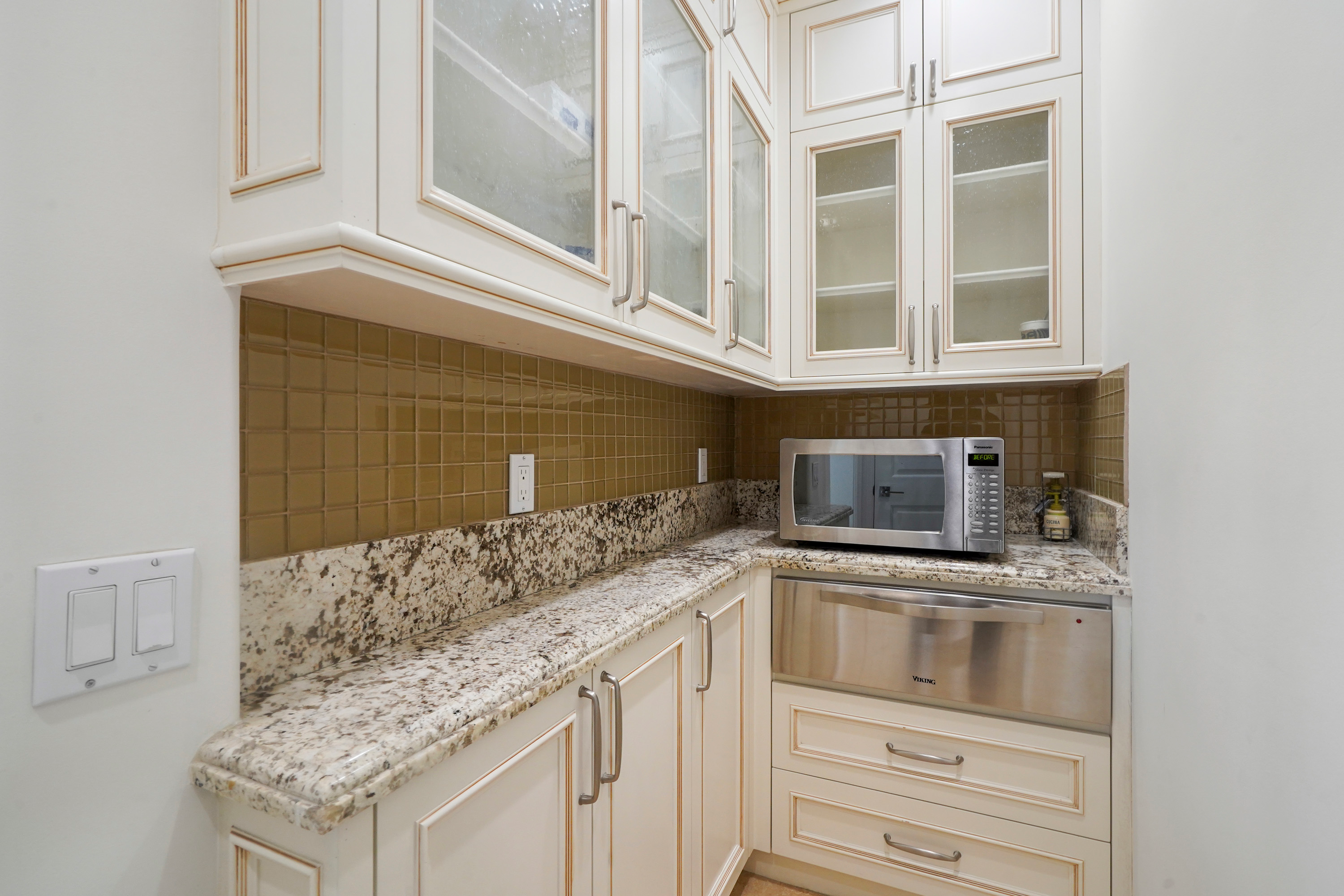 24 13320 Mulholland Drive - Luxury Real Estate - Concierge Auctions