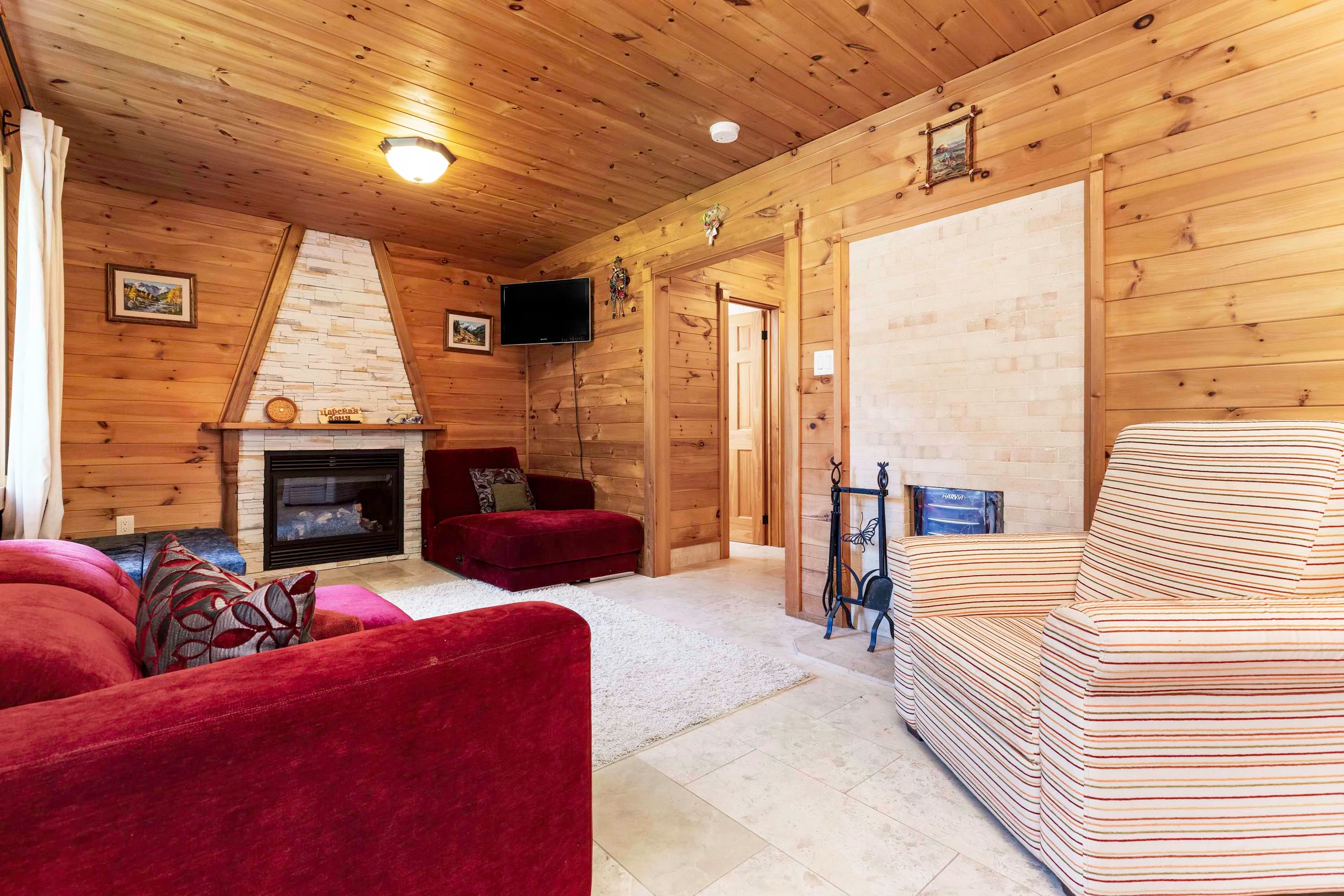 1080 Whitehead Road, Lake Muskoka, Gravenhurst, Ontario P1P 1V1, Canada - 43_-_1080_Whitehead_Farm_Rd-131_marsyb
