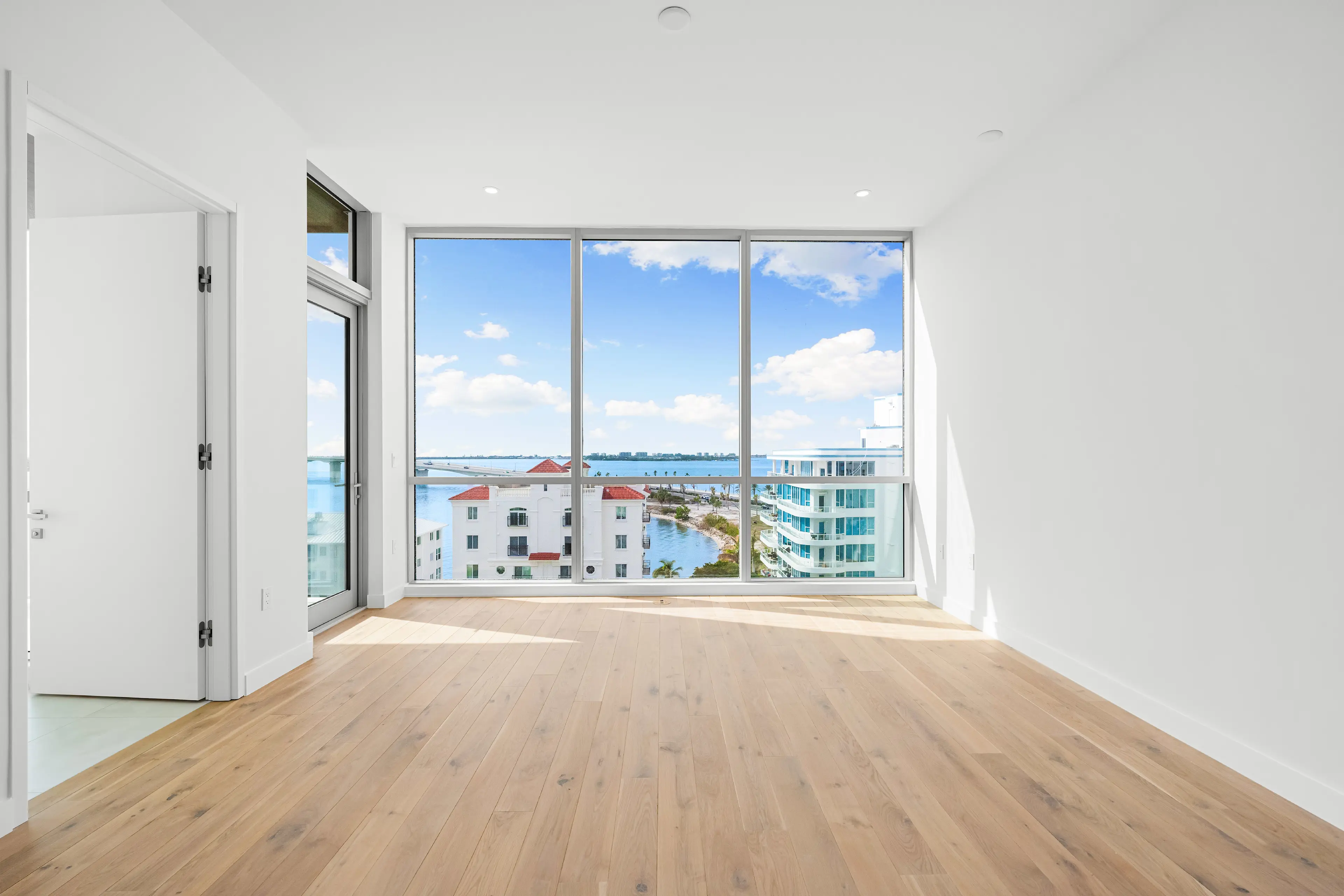 15 111 Golden Gate Point -Penthouse 701, Sarasota, FL 34236 - Luxury Real Estate - Concierge Auctions