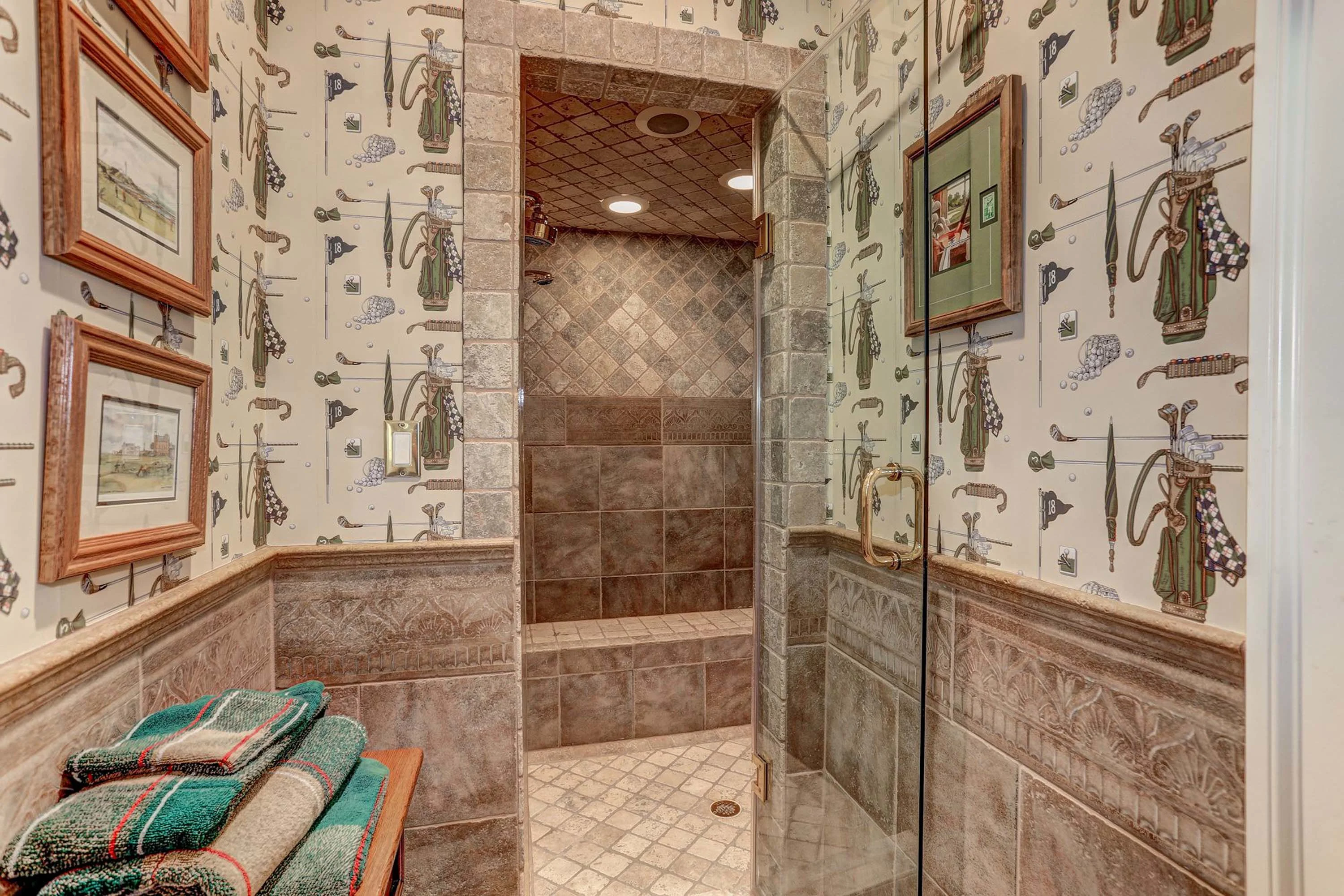 7984 Georgetown Pike, Near Washington D.C., Virginia 22102 - 7984-georgetown-pike-mclean-virginia33_ikq2dw