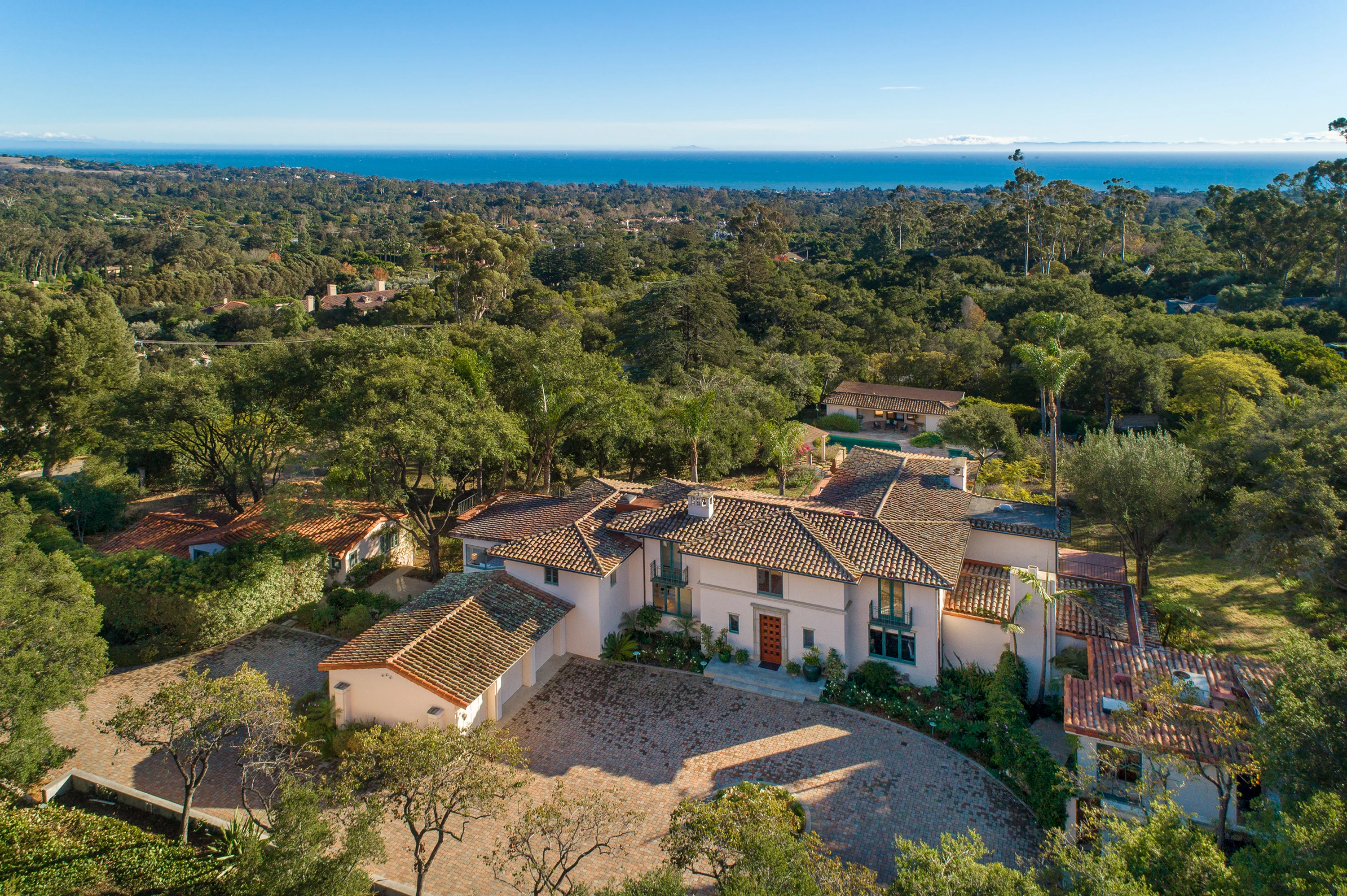 859 Picacho Lane, Montecito, California  - 859-picacho-lane-santa-barbara-california03_j6mwxg