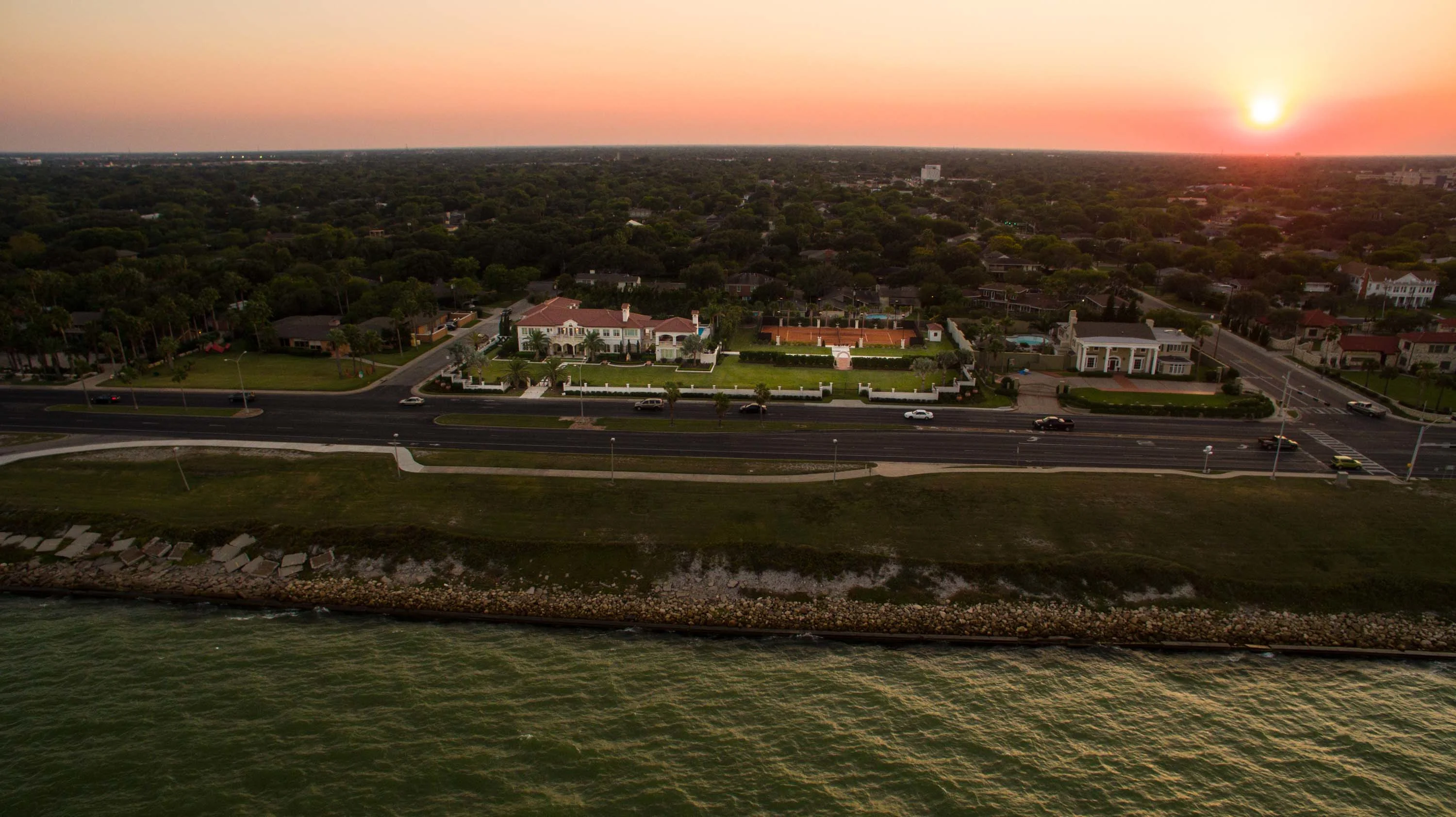  3825 Ocean Drive, Corpus Christi, Texas 78411 - 3825-ocean-drive38_n39wrj
