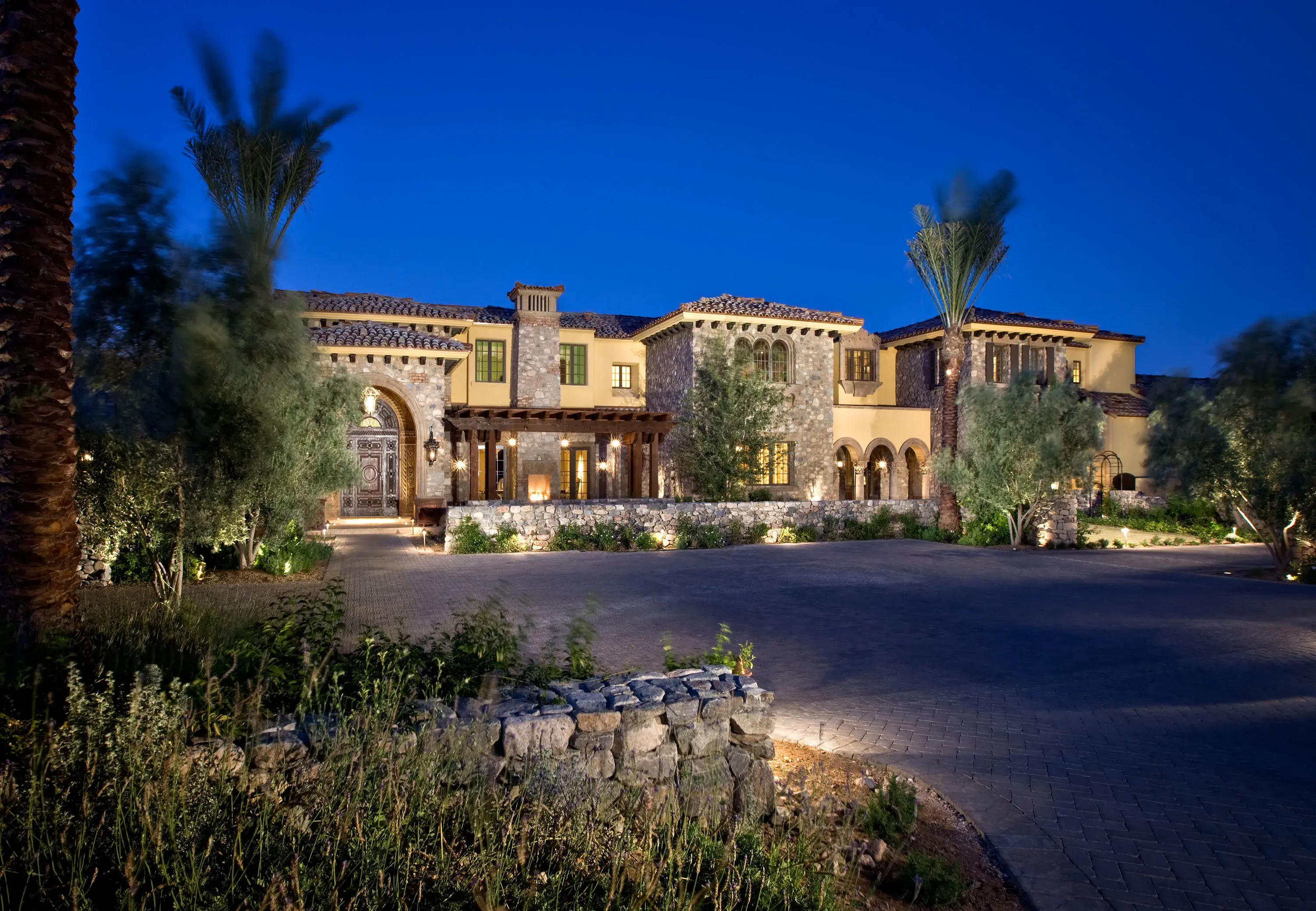 8055 North Mummy Mountain Road, Paradise Valley, Arizona 85253 - 8055-north-mummy-mountain-road-paradise-valley-arizona01_wzfot6