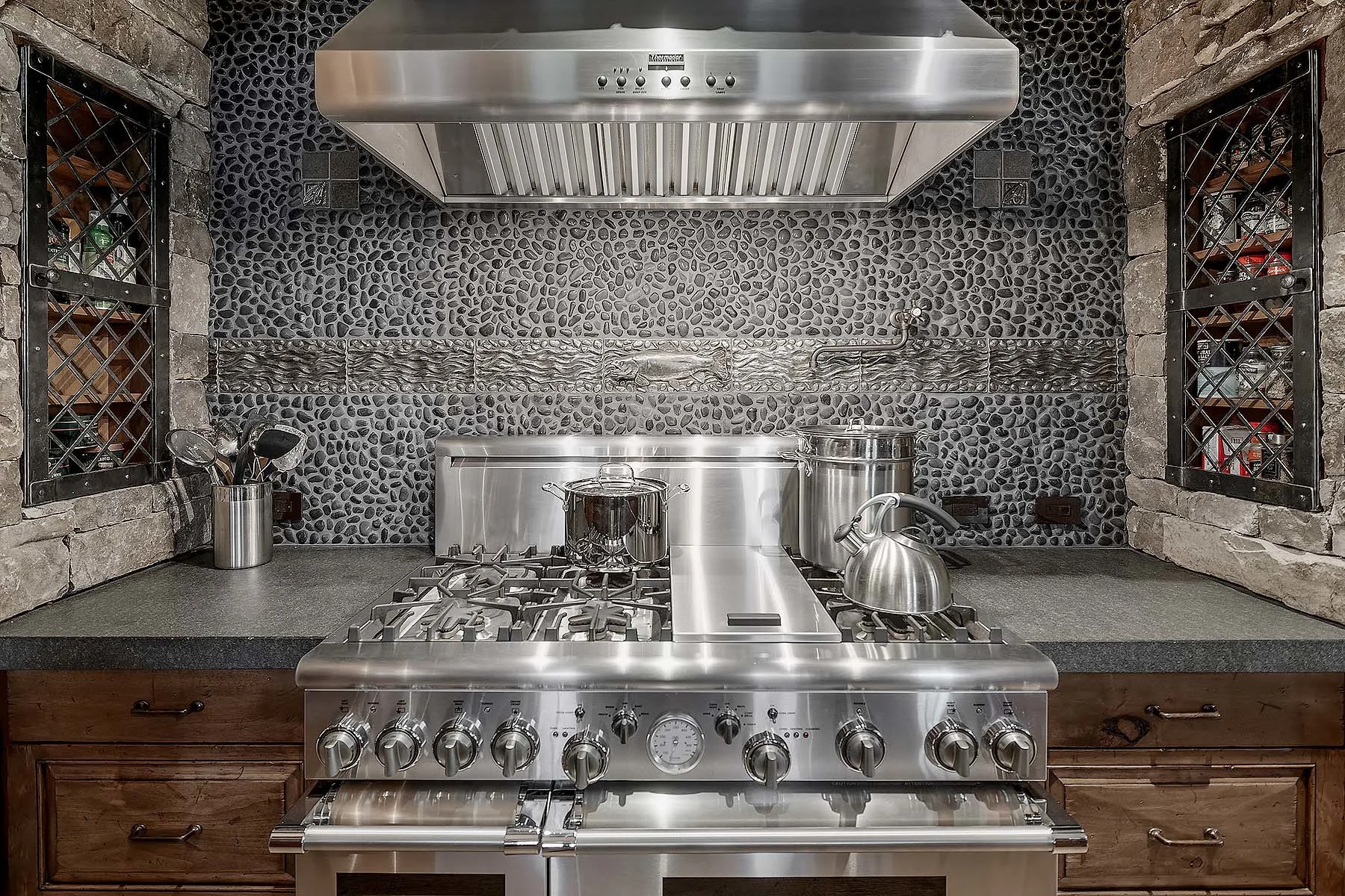 410 Lakewood Drive, Smoky Mountains, North Carolina 28713 - 410-lakewood-drive-bryson-city-north-carolina14_qwyhmn