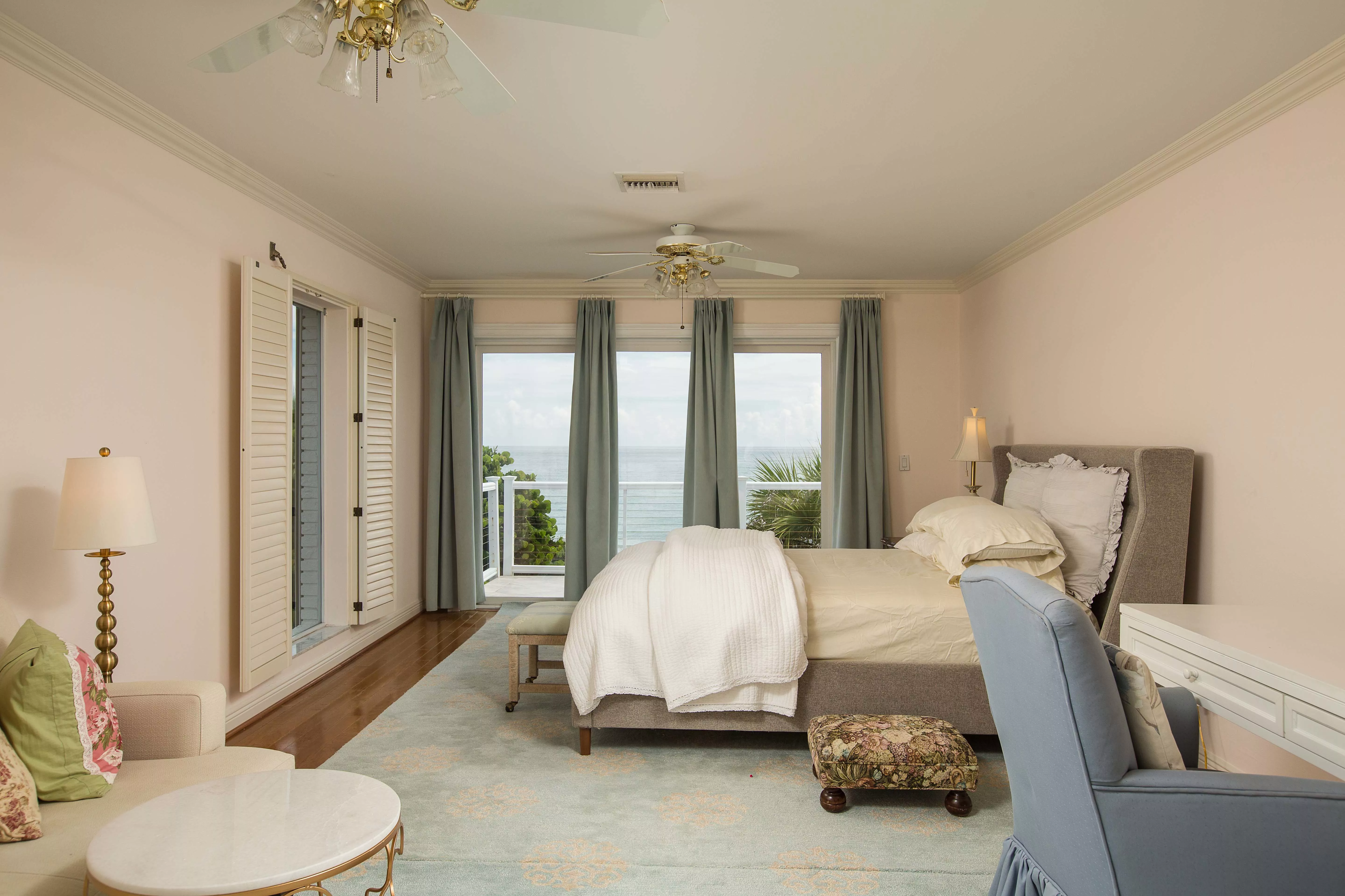 908 Holoma Drive, Vero Beach, Florida 32963 - 908-holoma-drive-vero-beach-florida14_kw8p2a