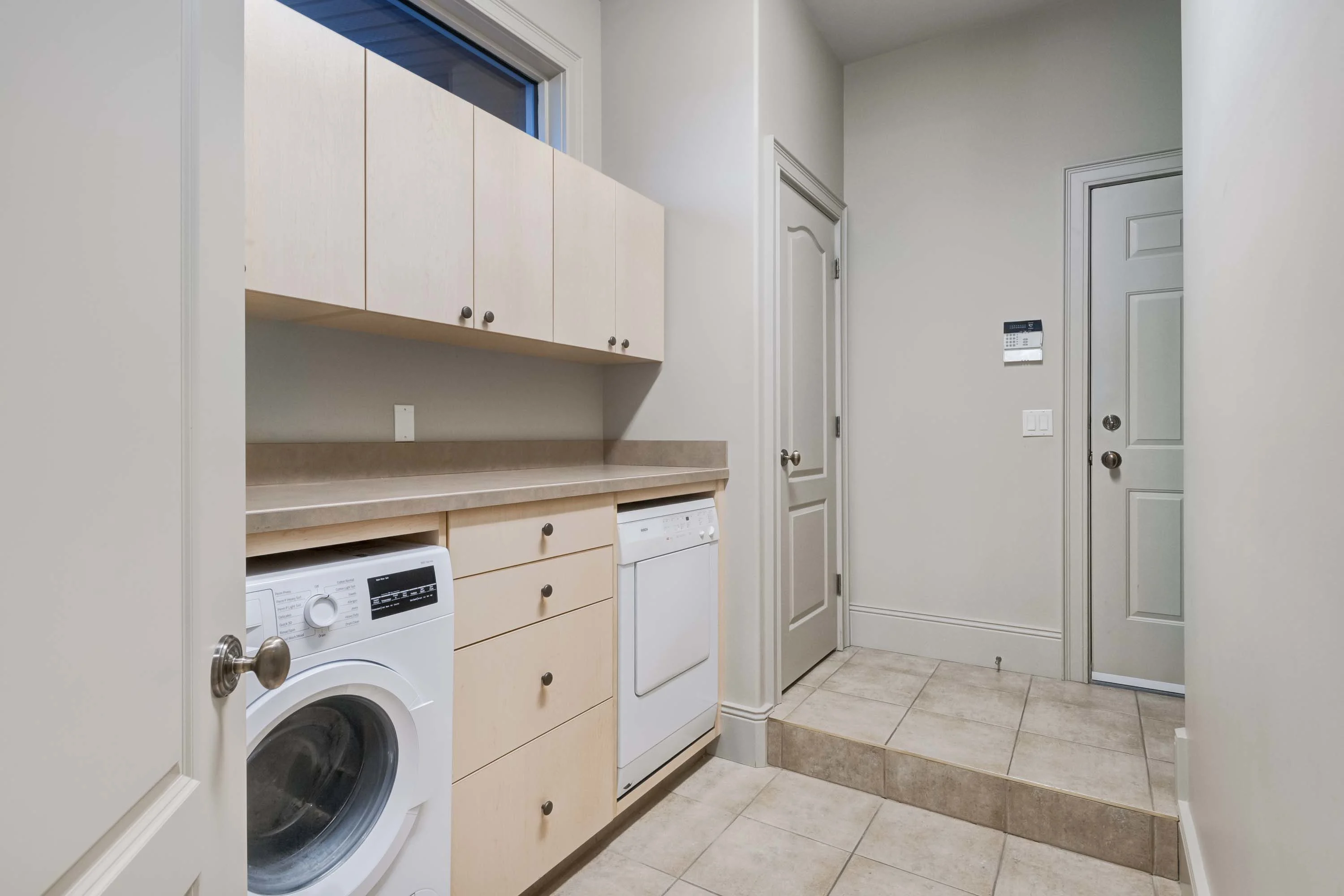 42 W Patina Ln SW, Calgary, Alberta T3H 3N4 , Canada - 42-w-patina-lane-28_m7rbjx