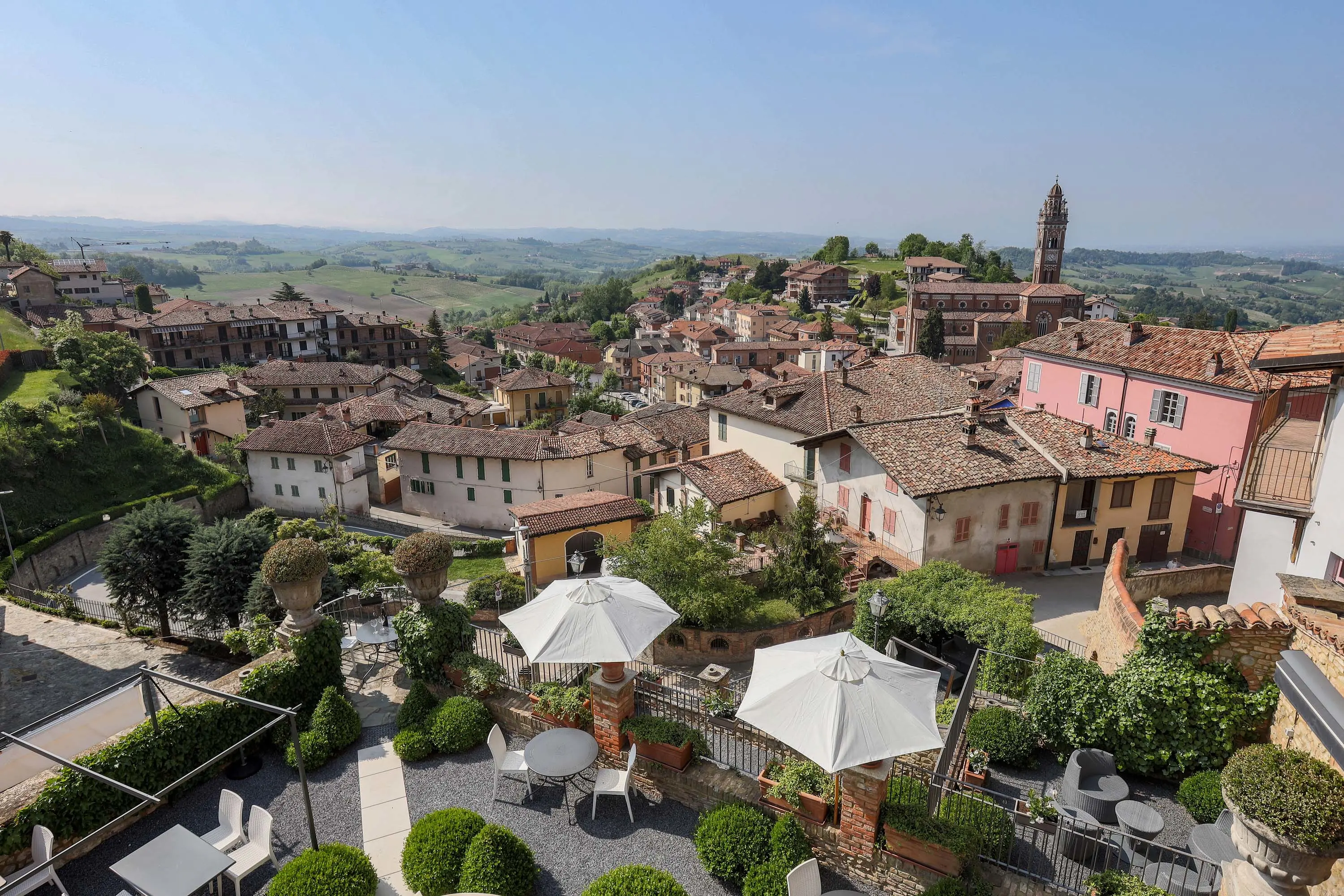 03 Palazzo Martinengo, Via Cavour 10 , & 10A, & 12, Monforte d-Alba, Barolo, 12065 Italy - Luxury Real Estate - Concierge Auctions