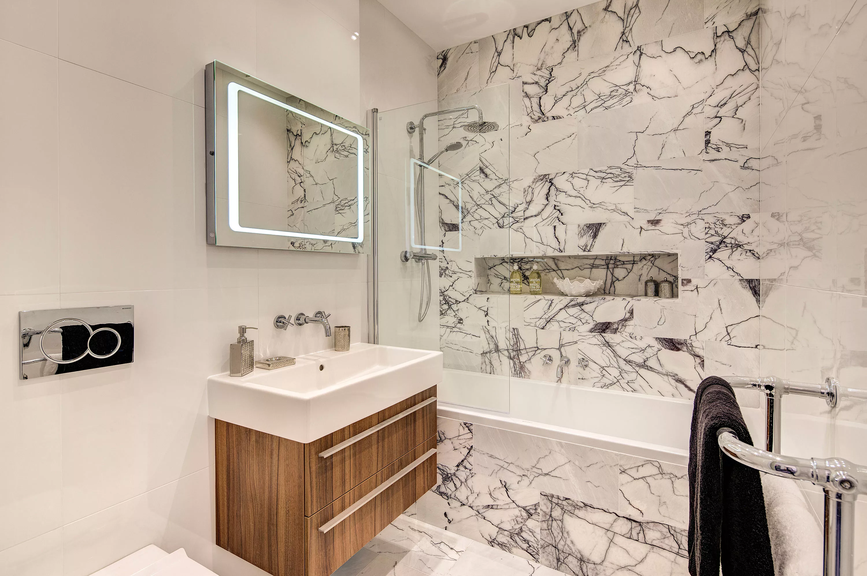 12 Viscount Court, Pembridge Villas, Notting Hill, London, England W2 4XA, United Kingdom - viscount-court-05-11-22-52-5252_dmjlf4
